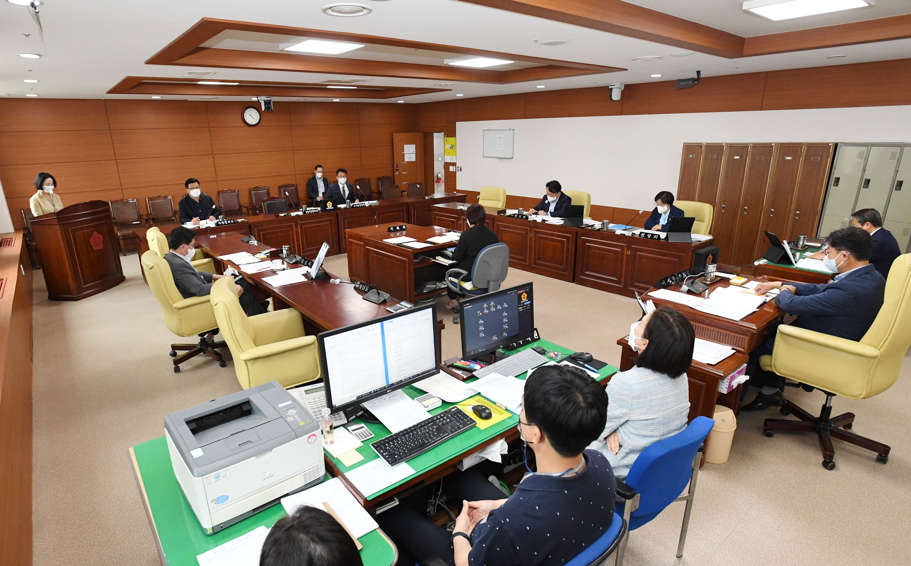 산업건설위원회는 제231회 임시회 기간중 각종 안건 심사 2