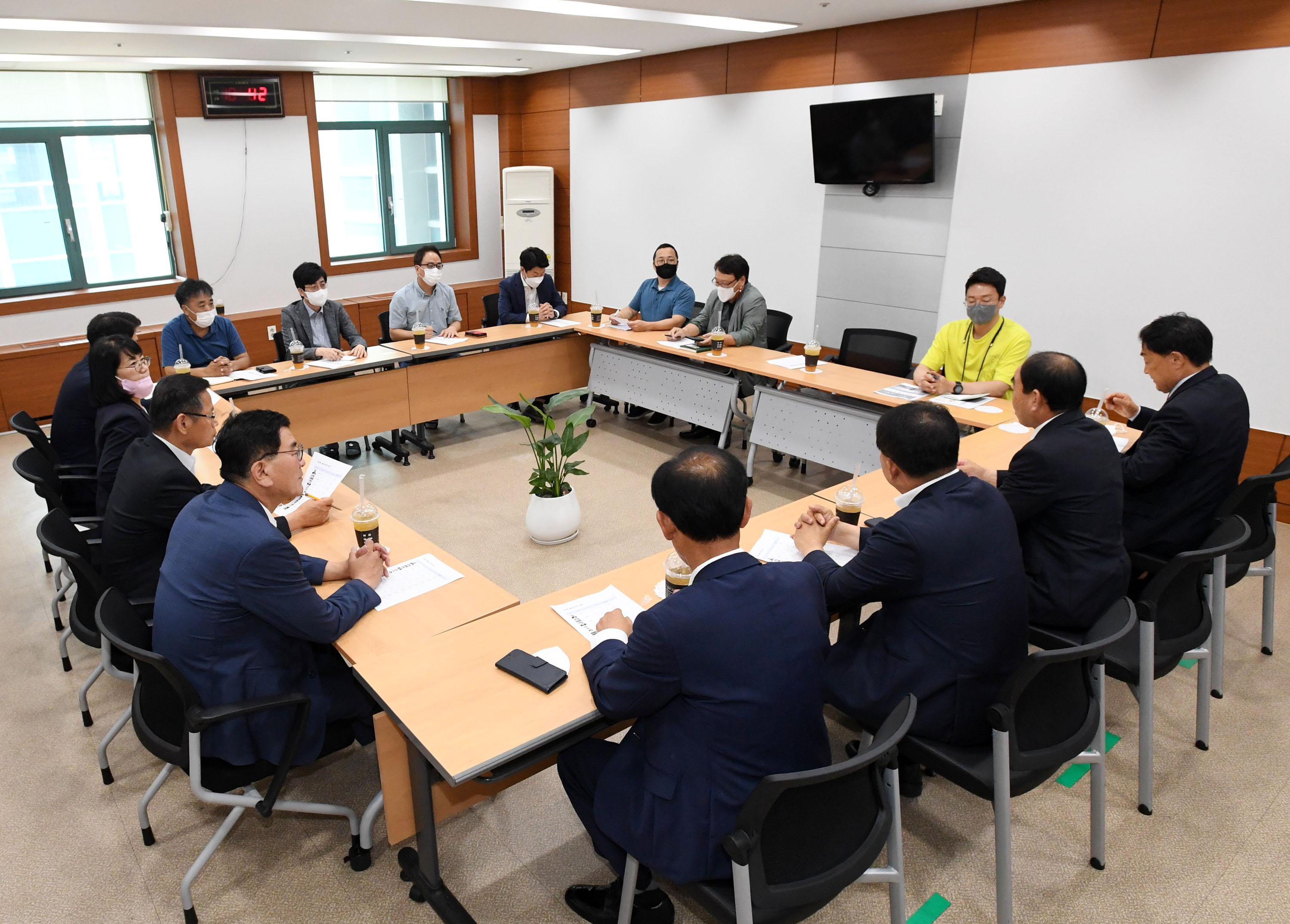 당선 의장단 및 상임위원장 시의회 기자실 방문 간담회 개최4