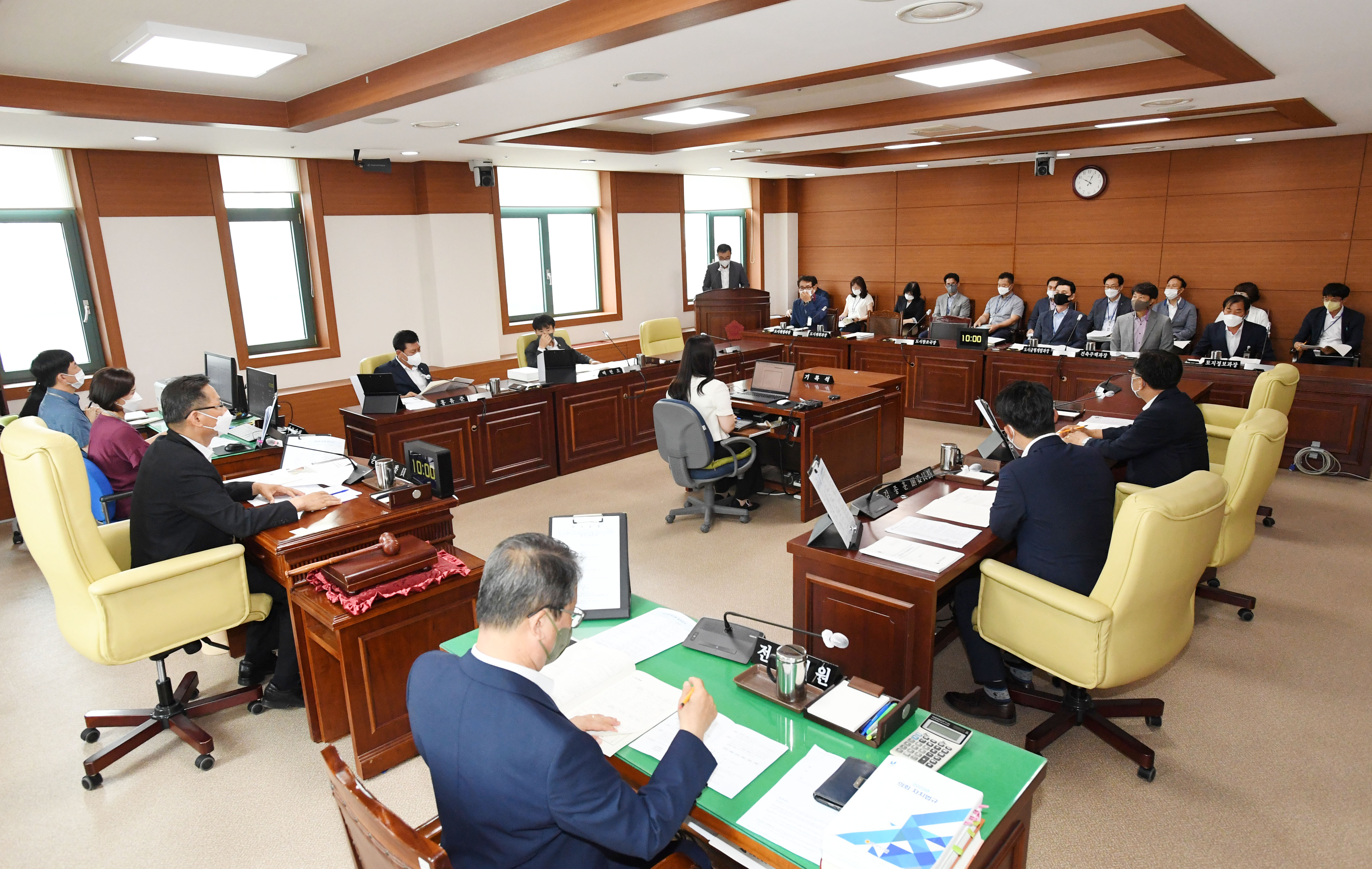 제8대 전반기 울산광역시의회 제232회 임시회 기간중 산업건설위원회 소관  2022년도 주요업무보고 청취2