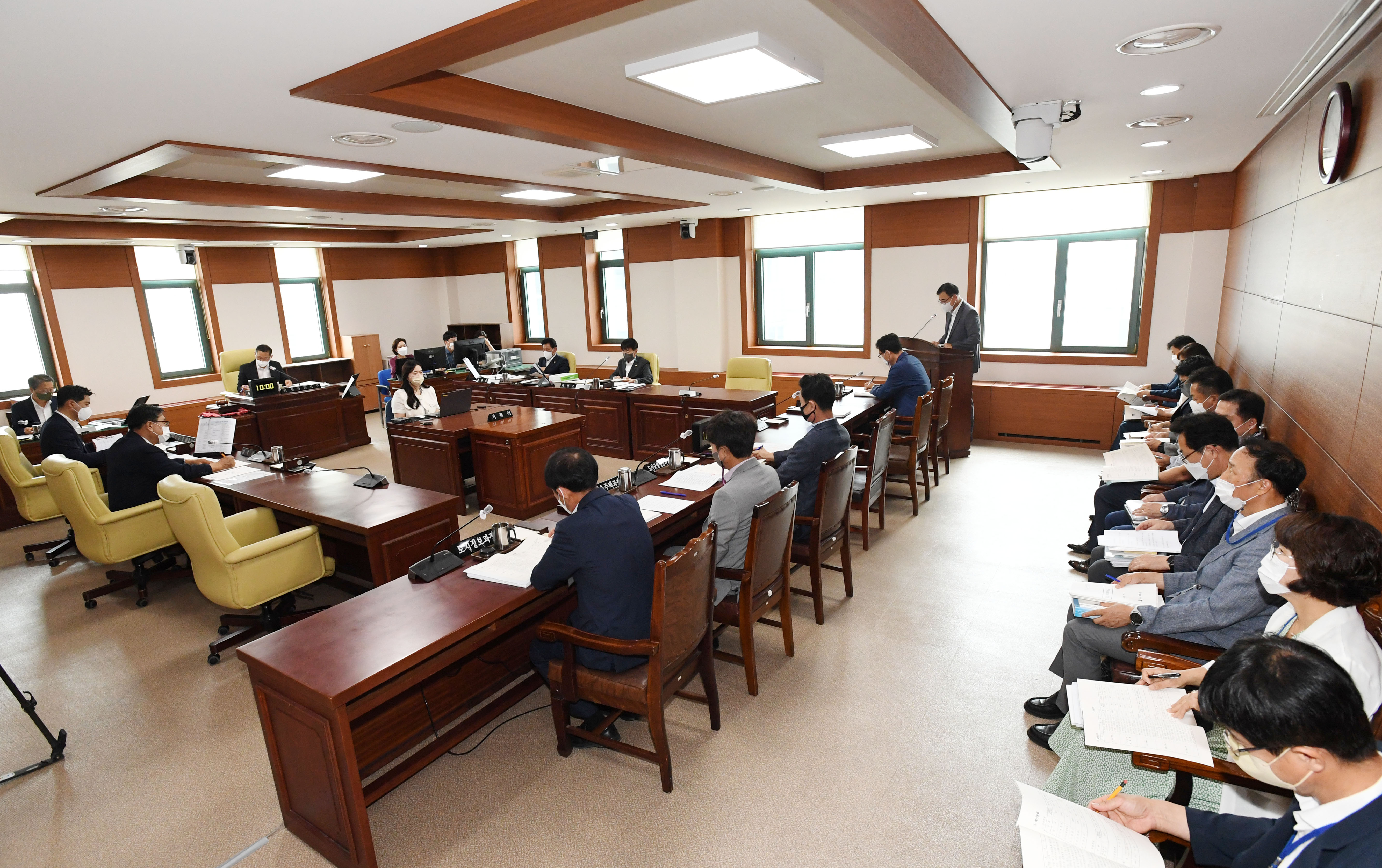제8대 전반기 울산광역시의회 제232회 임시회 기간중 산업건설위원회 소관  2022년도 주요업무보고 청취4