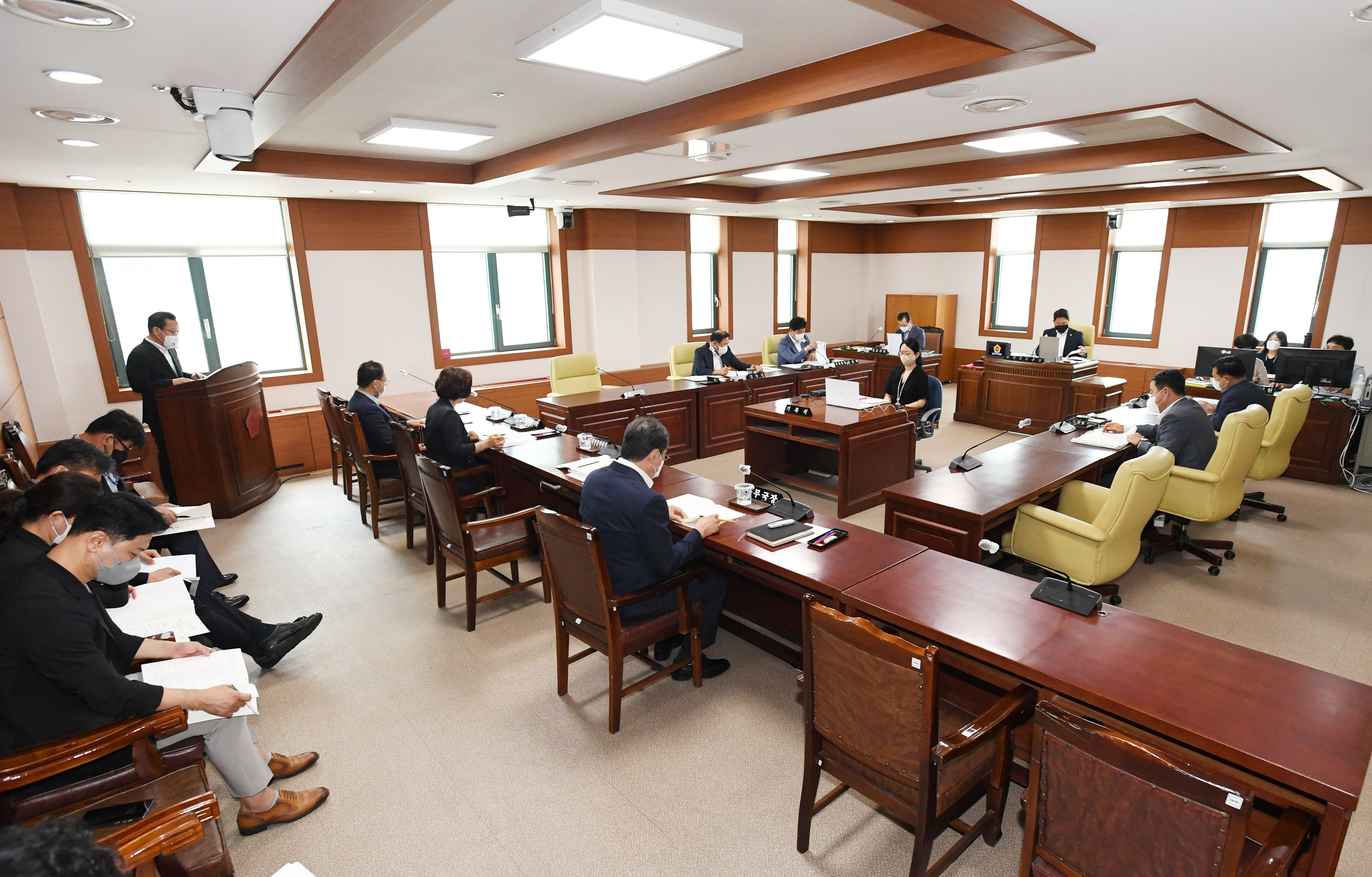 제8대 전반기 울산광역시의회 제232회 임시회 기간중 행정자치위원회 소관  2022년도 주요업무보고 청취4