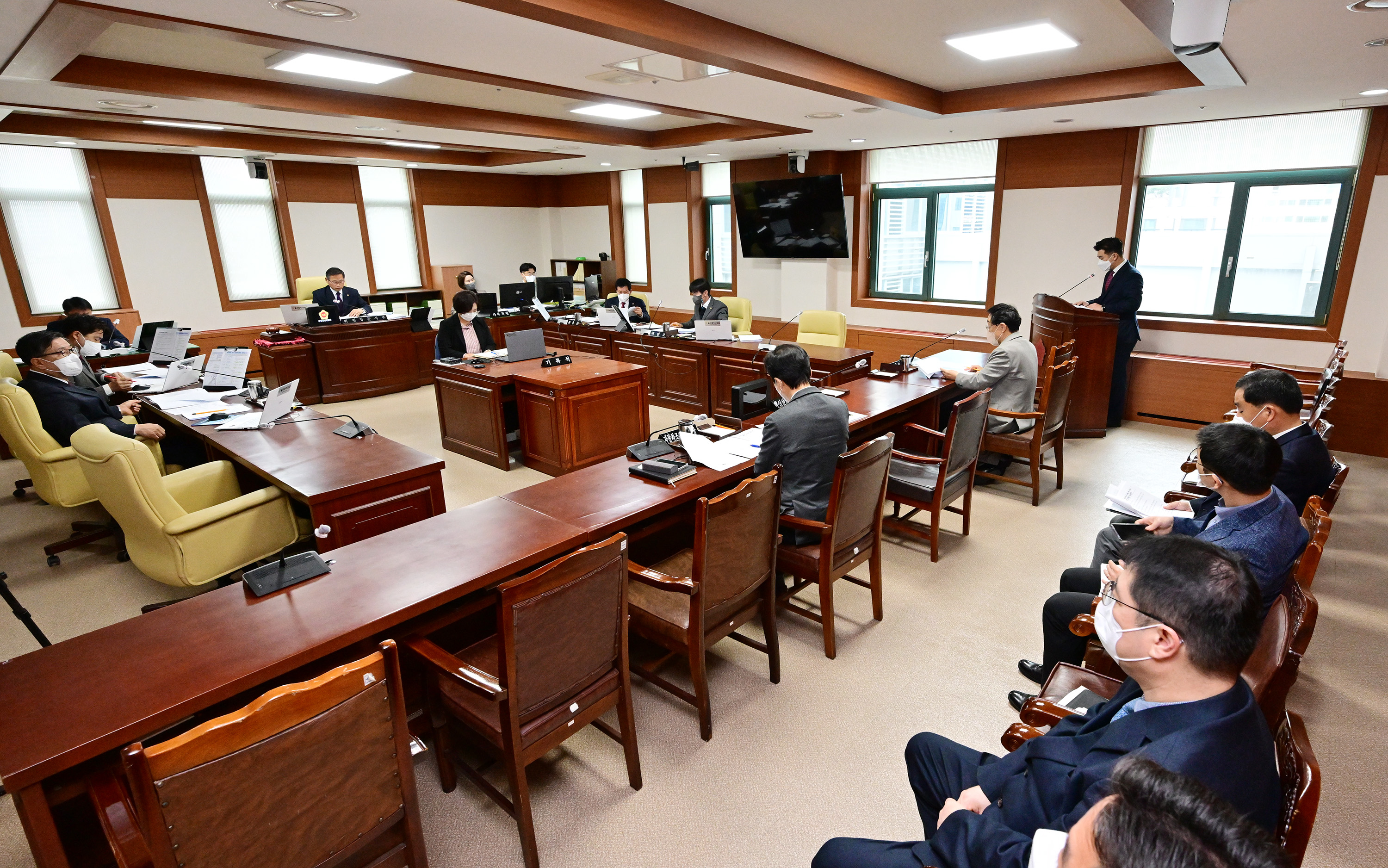 산업건설위원회, 울산광역시 자동차산업 육성 및 지원 조례안 등 심사3