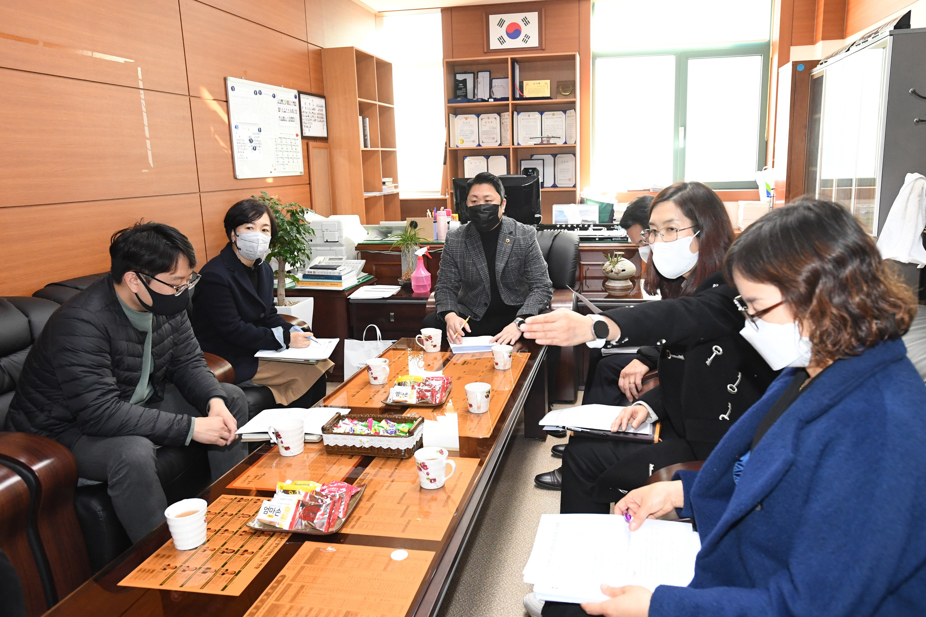 김종섭 행정자치위원장, 반구1동 신축 행정복지센터 지하주차장 조성 간담회2