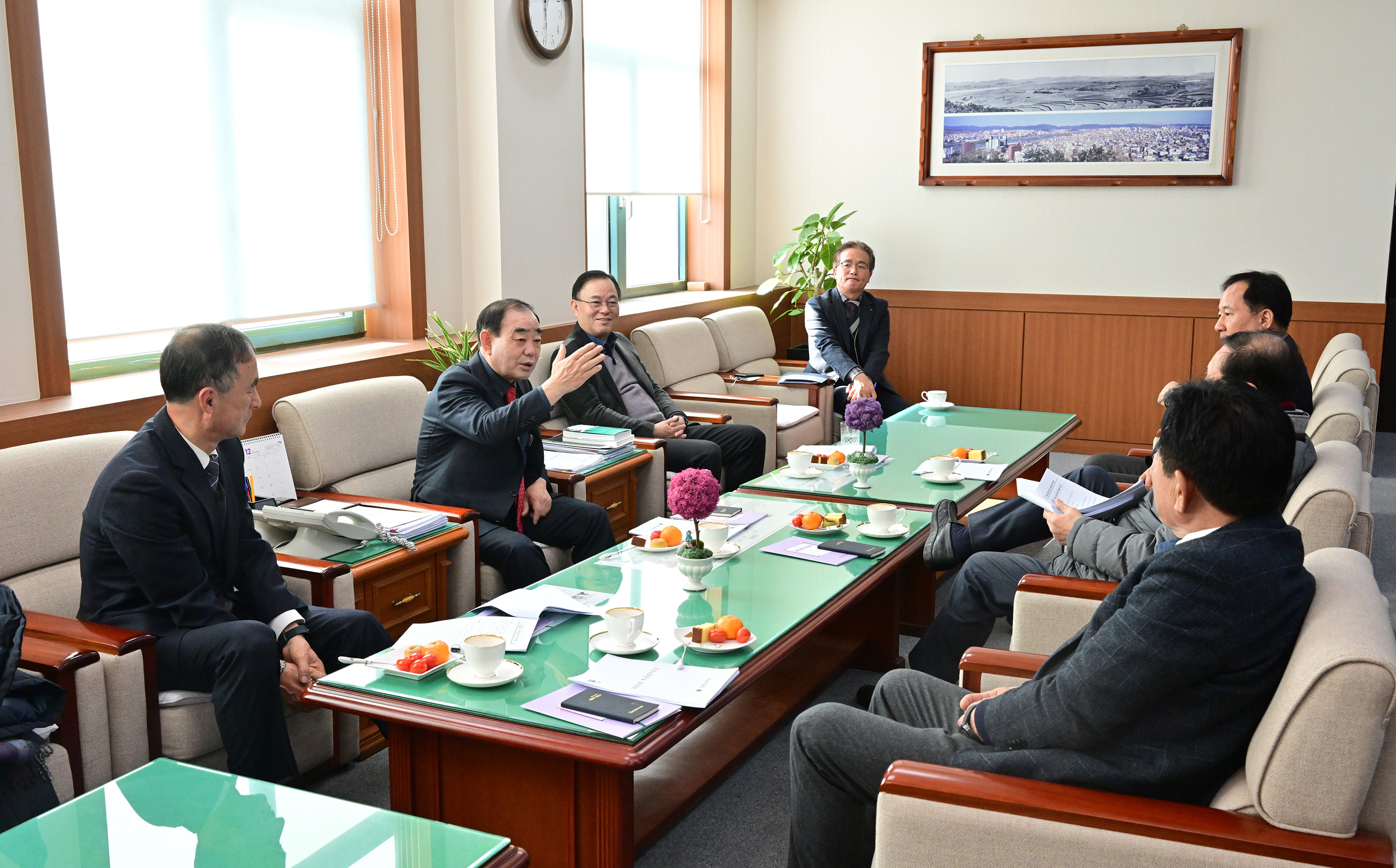 울산광역시의회, 역대 의장 초청 간담회 3