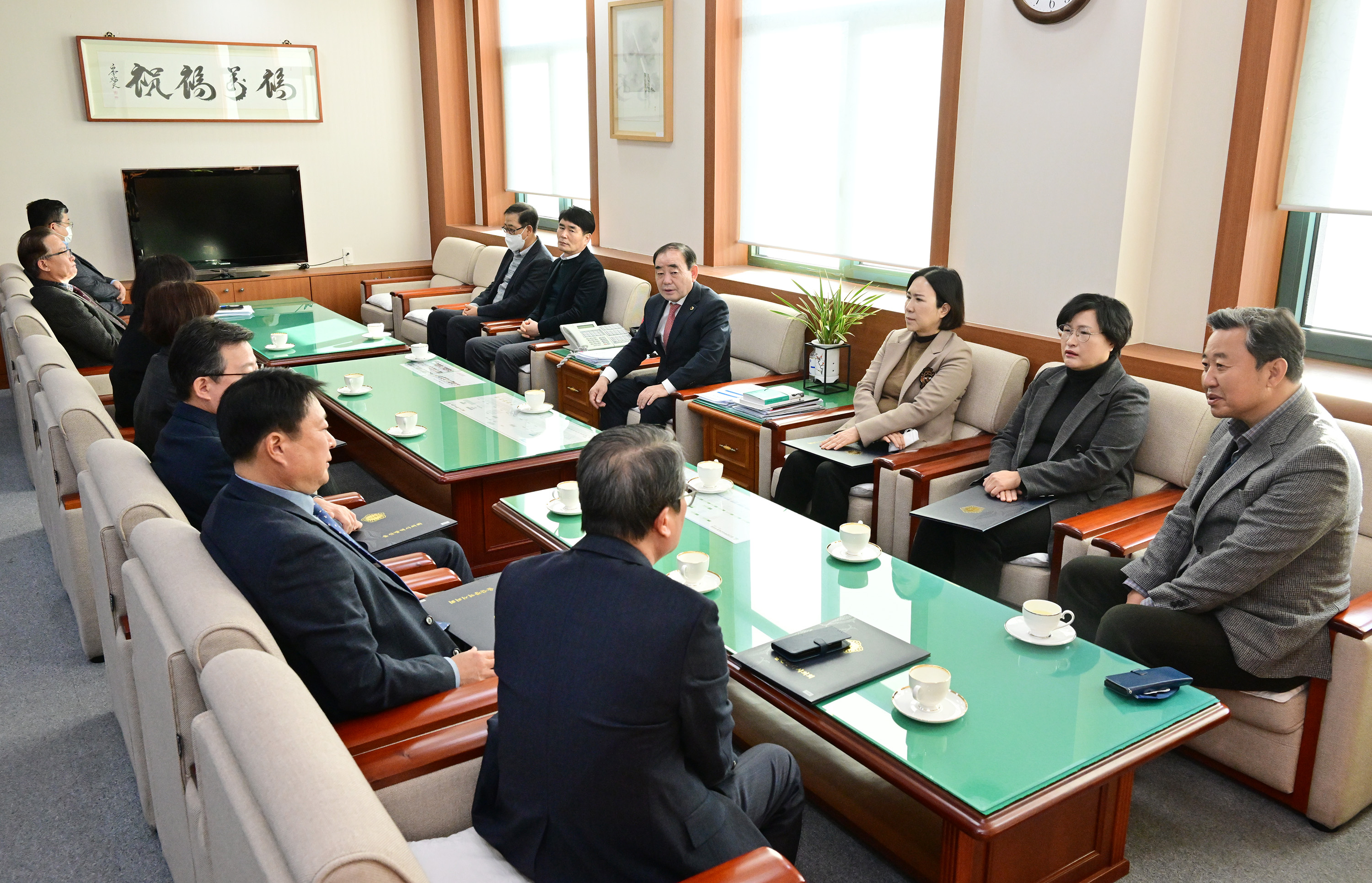 울산광역시의회 2023년 1월 정기인사 5급 이상 인사발령자 임용장 수여9
