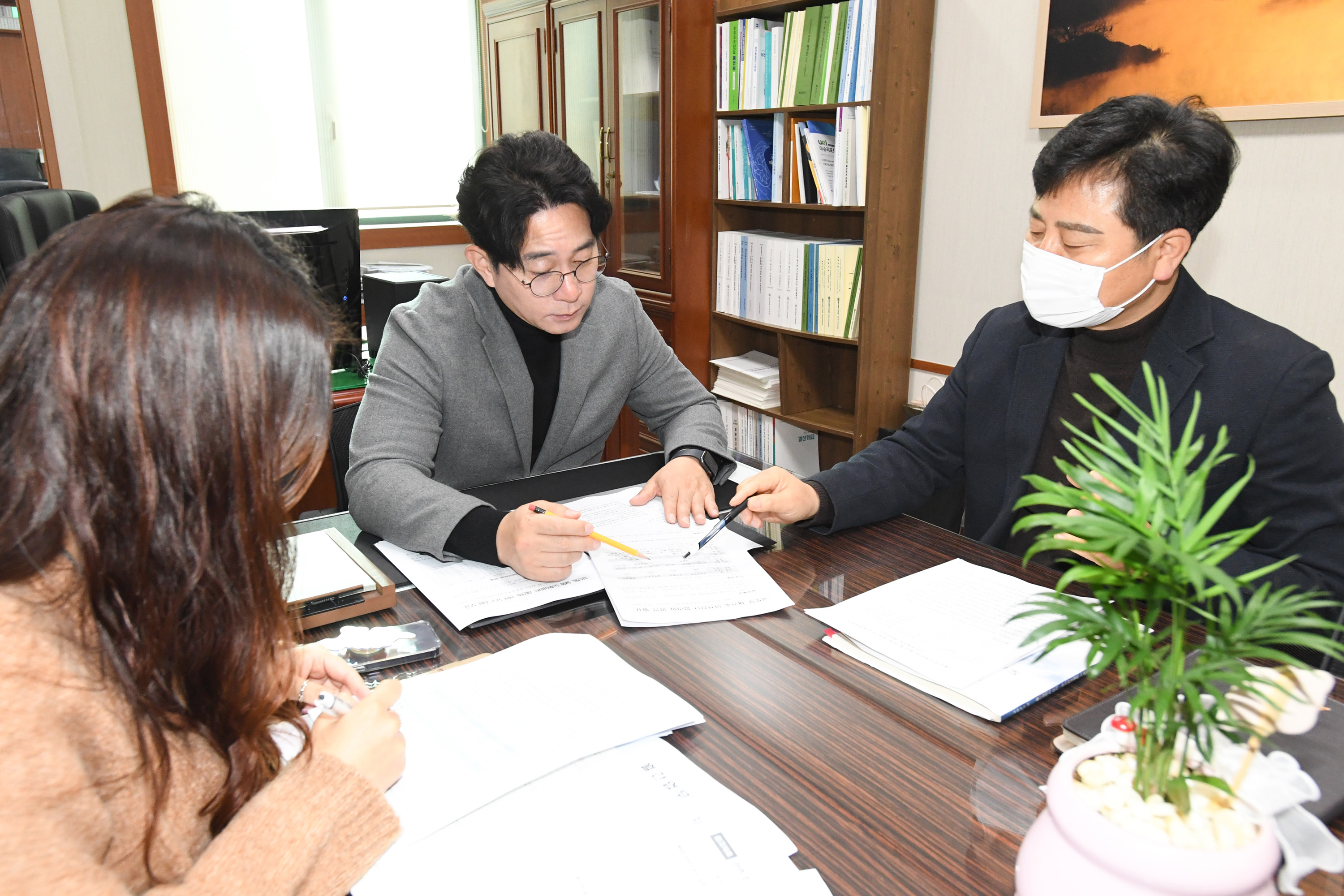 방인섭 의원(환경복지위원회 부위원장) 도심지역 재개발, 재건축 관련 건축주택과 업무협희2