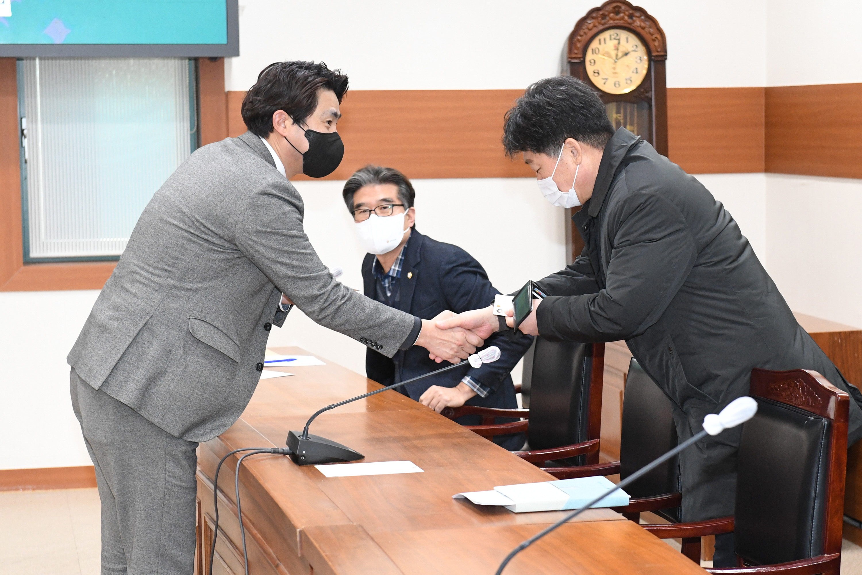 김종훈 산업건설부위원장, 생활폐기물 업체 선정 개선 논의 간담회4