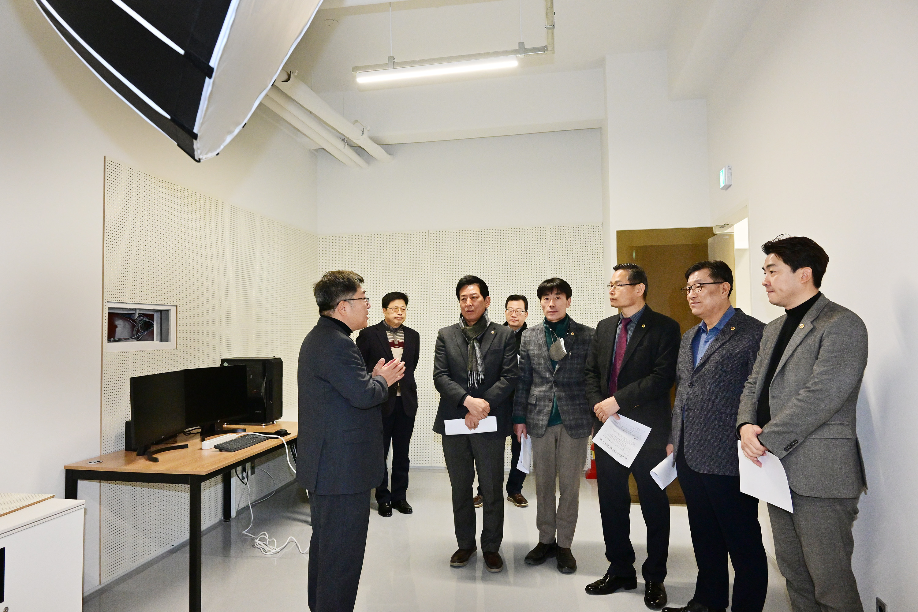 산업건설위원회, 울산 디자인주도 제조혁신센터 방문 현장활동8