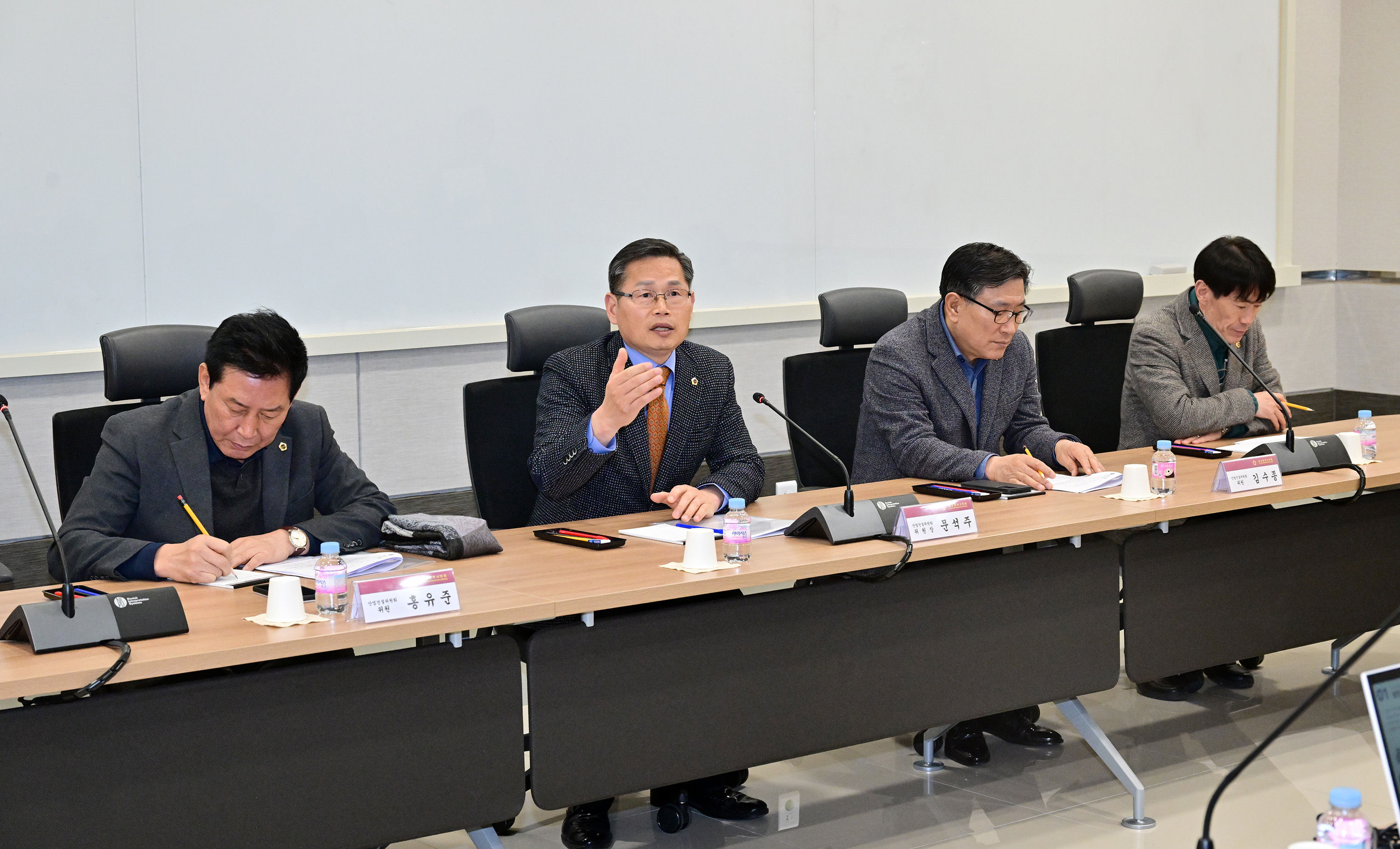 산업건설위원회, 경제자유구역 현장방문12