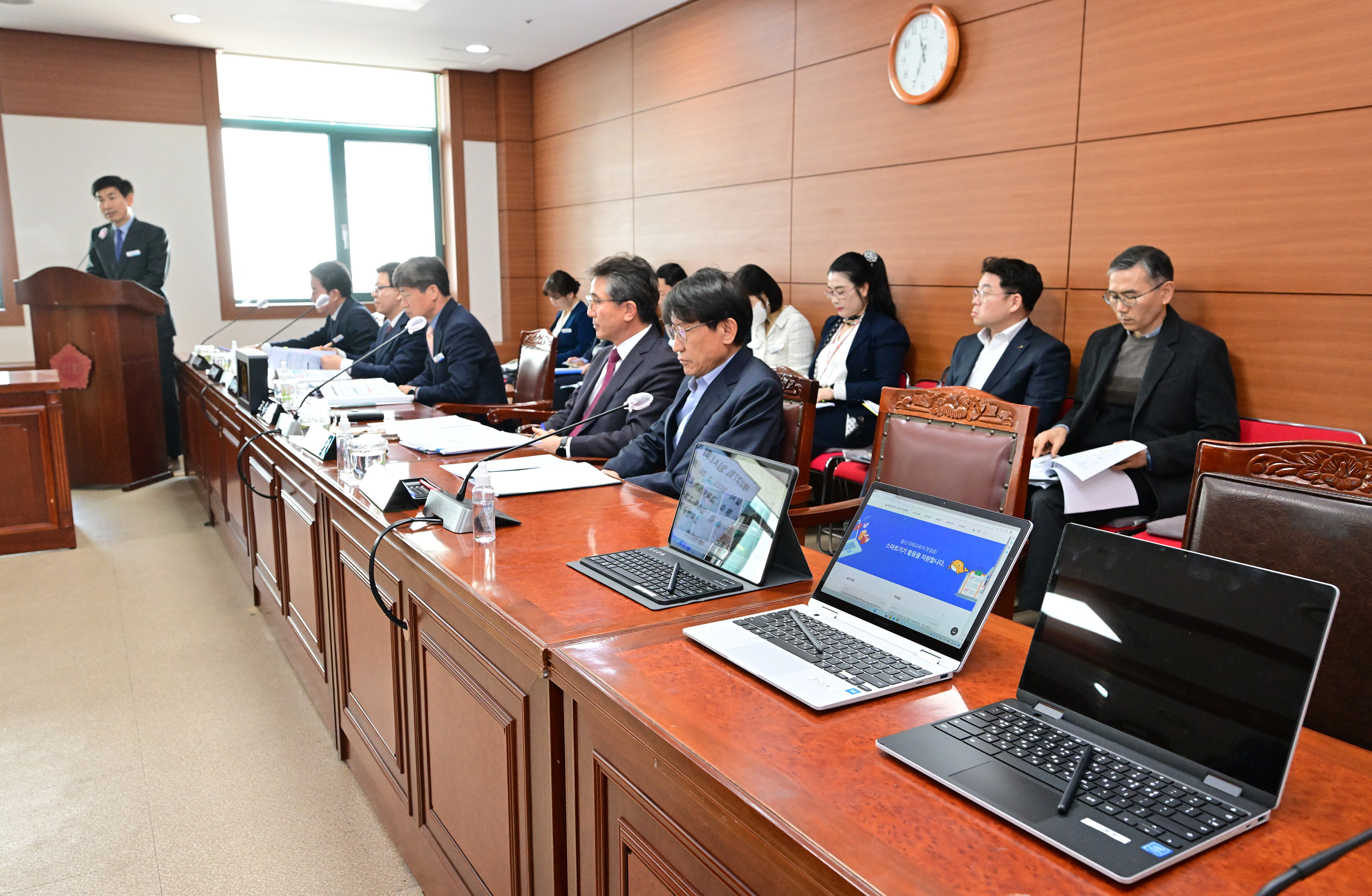 교육위원회, 교육국 소관 학생용 스마트기기 보급 및 활용 계획 보고 청취5