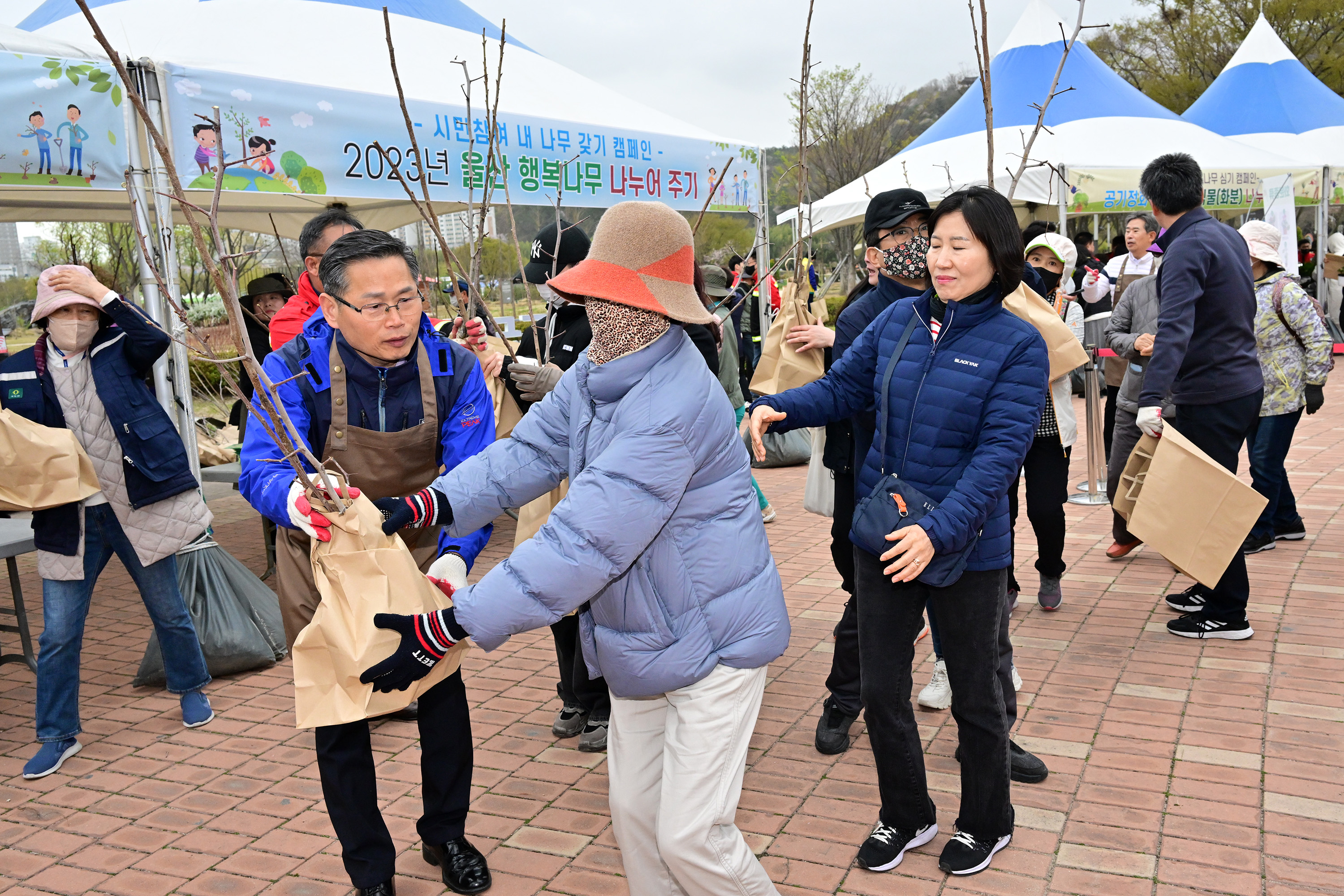 한 집, 한 그루 행복나무 심기 캠페인 15