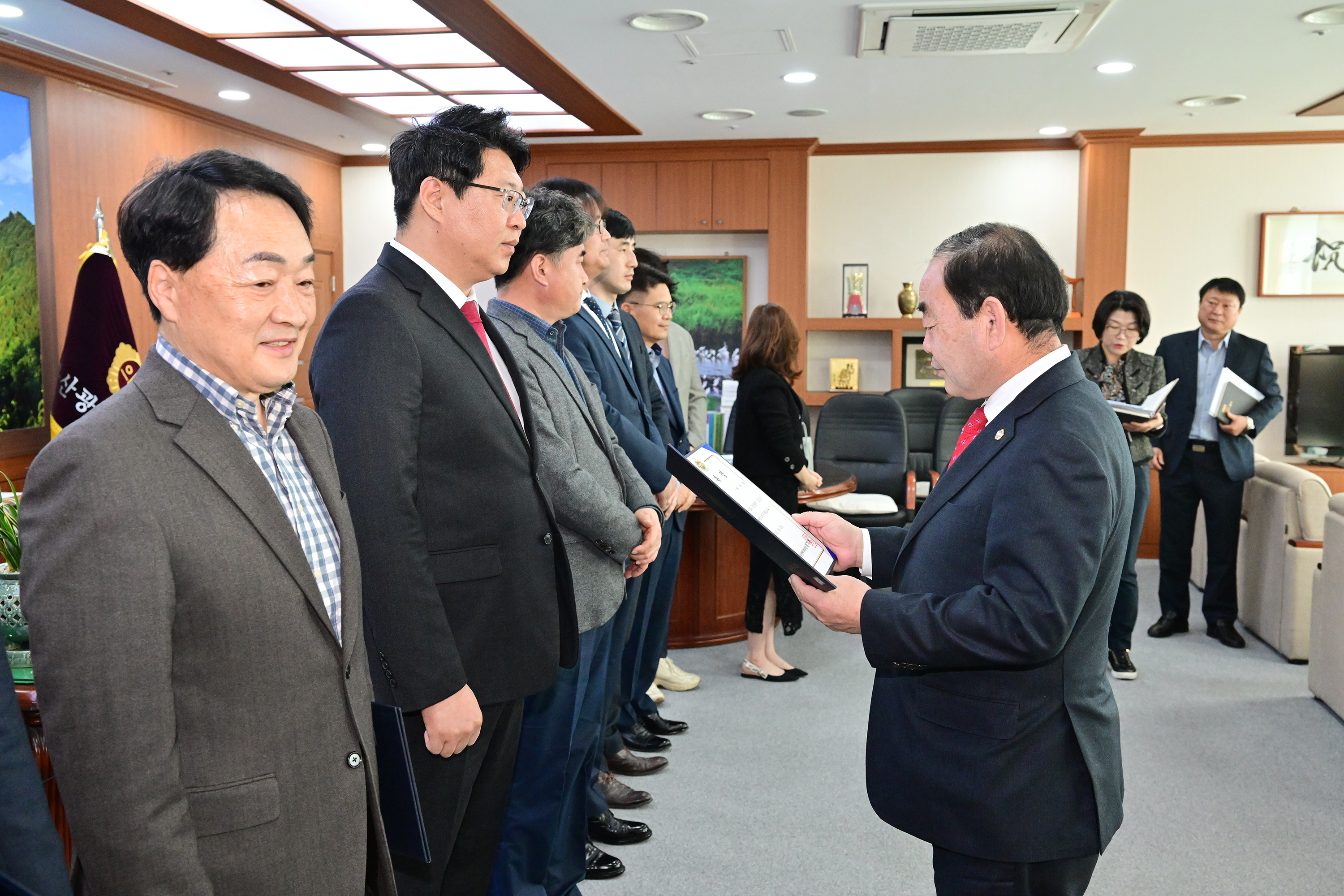 울산광역시의회, 2022회계연도 울산광역시 결산검사위원 위촉식5