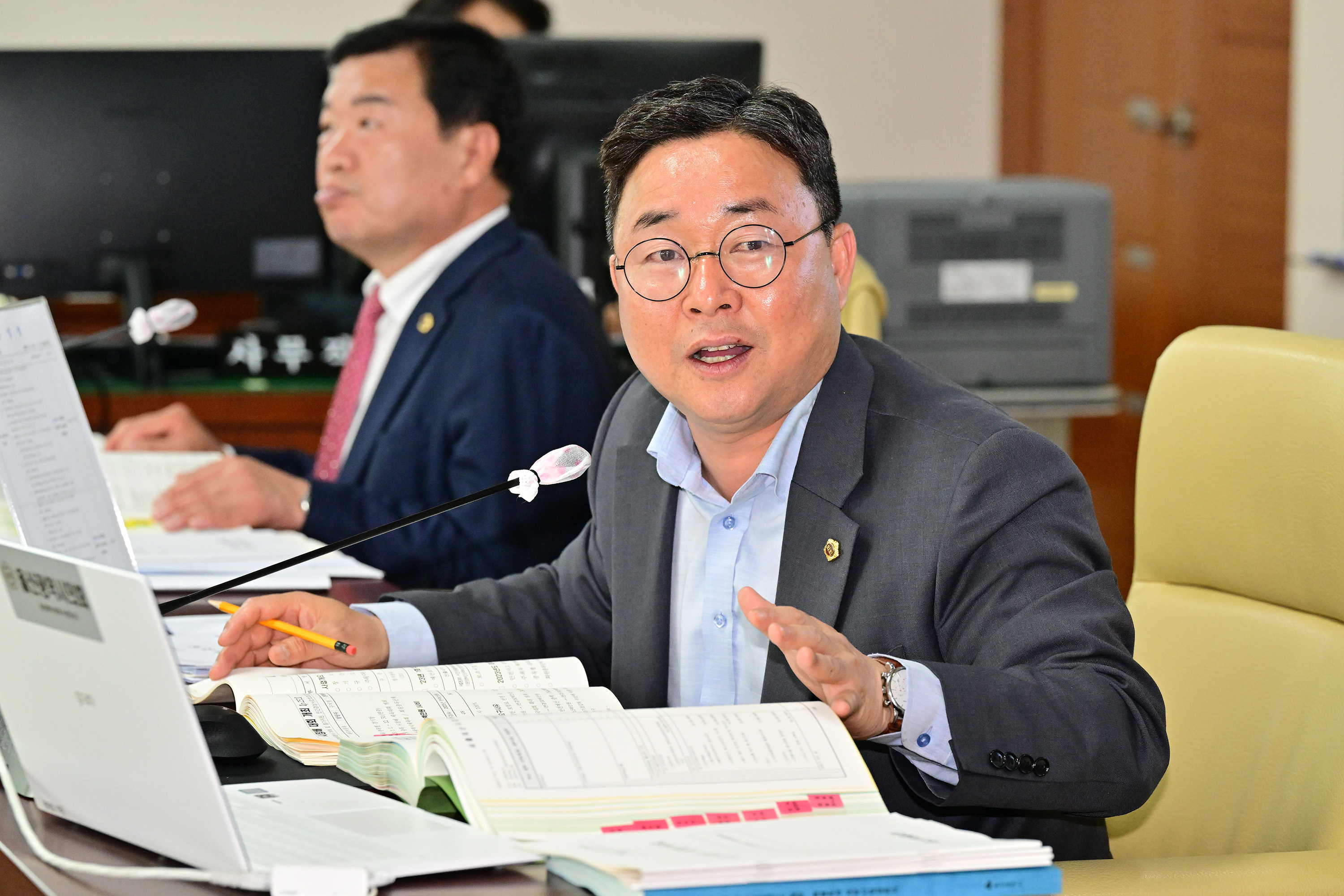 행정자치위원회, 추가경정예산안 예비심사 및 각종안건 심사2