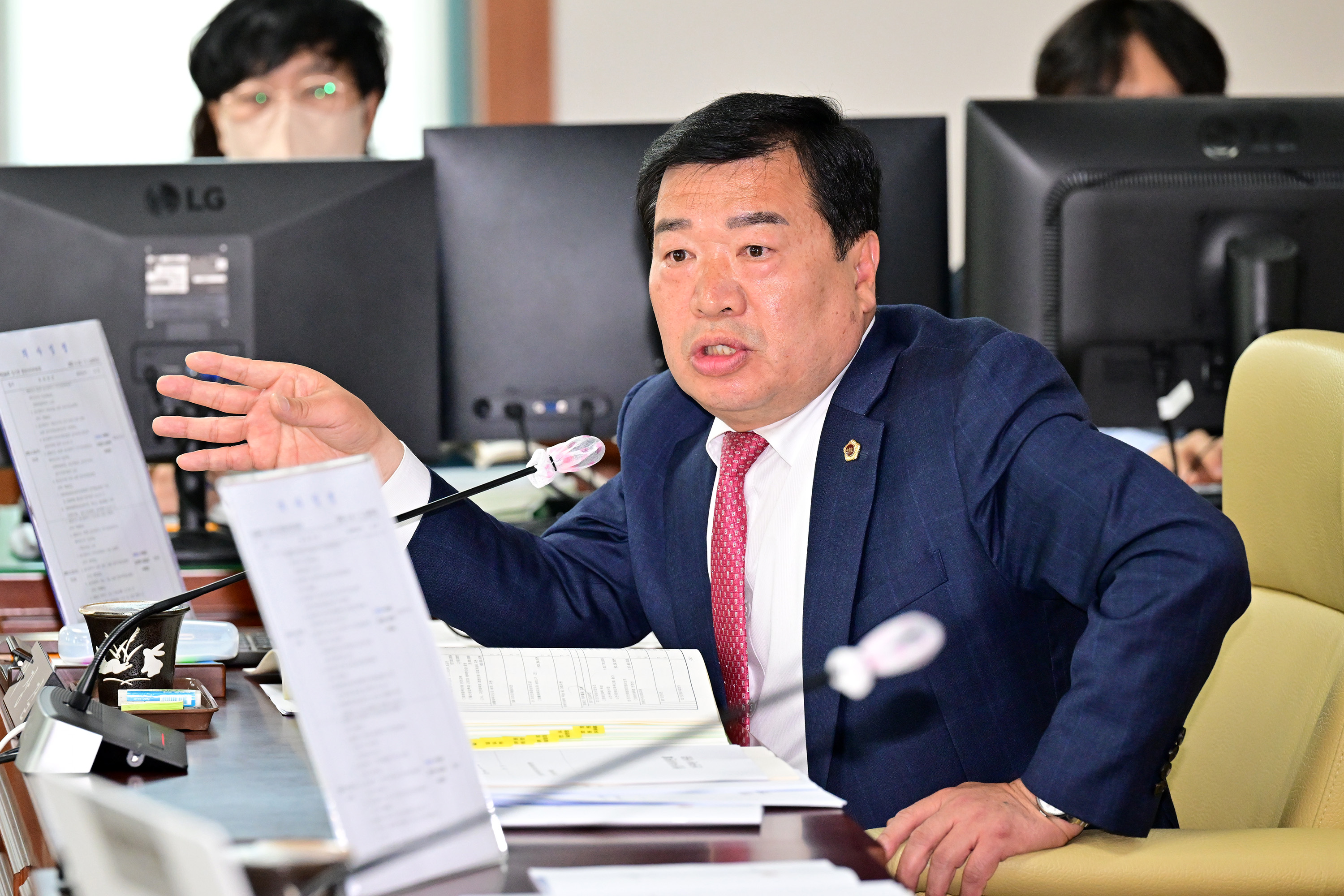 행정자치위원회, 추가경정예산안 예비심사 및 각종안건 심사3