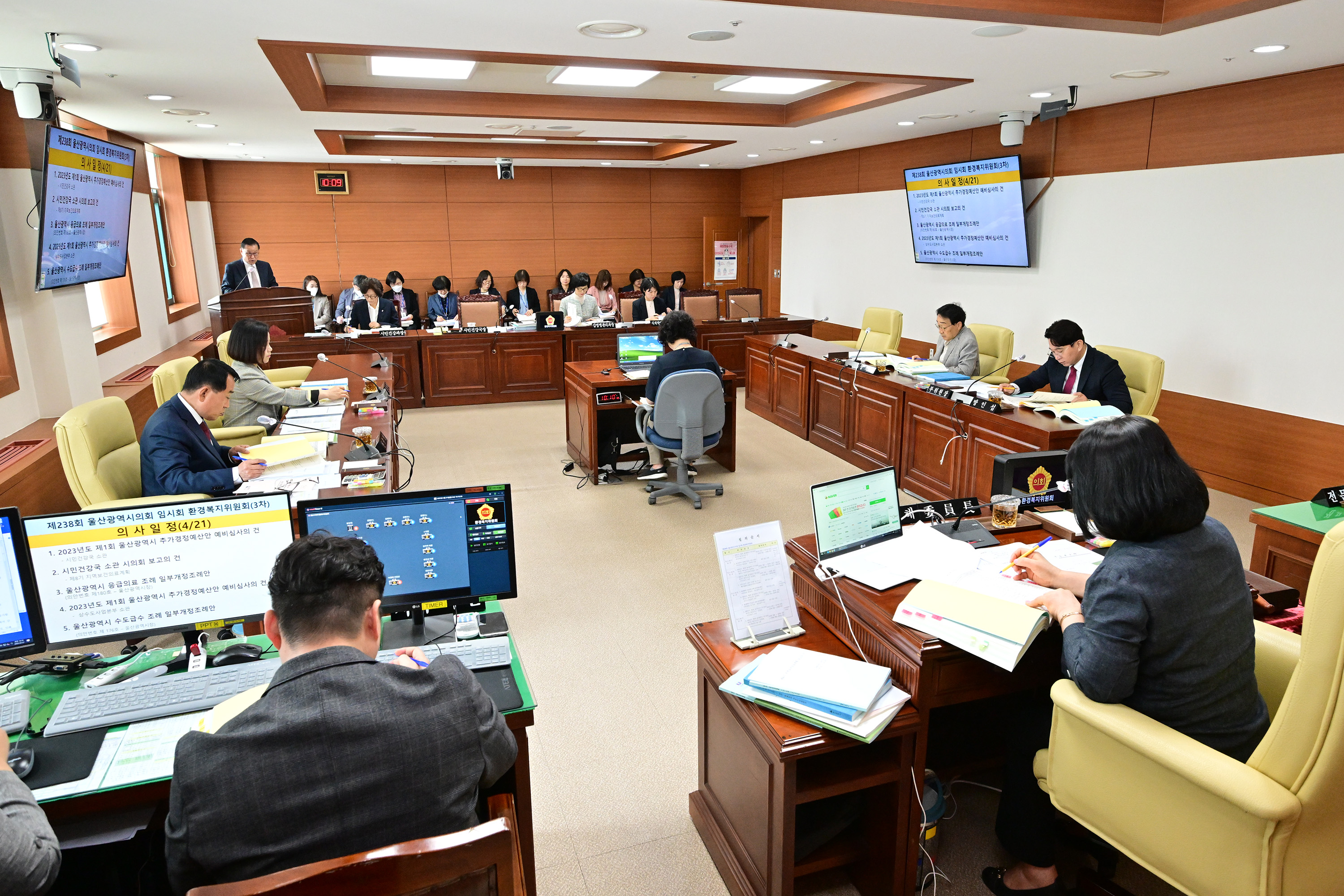 환경복지위원회, 시민건강국 소관 추가경정예산안 예비심사 및 각종안건 심사2