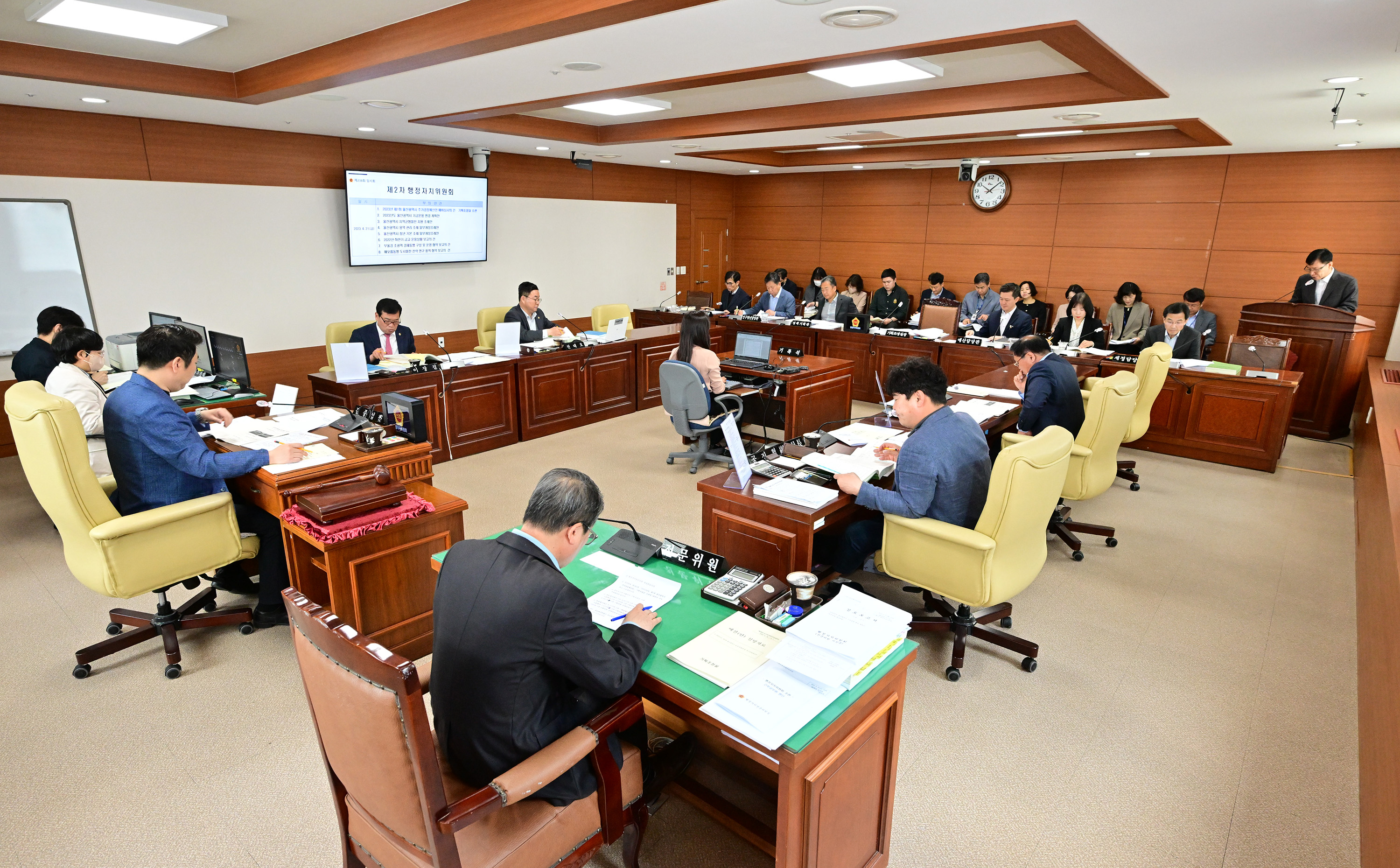 행정자치위원회, 기획조정실 소관 추가경정예산안 예비심사 및 각종안건 심사2