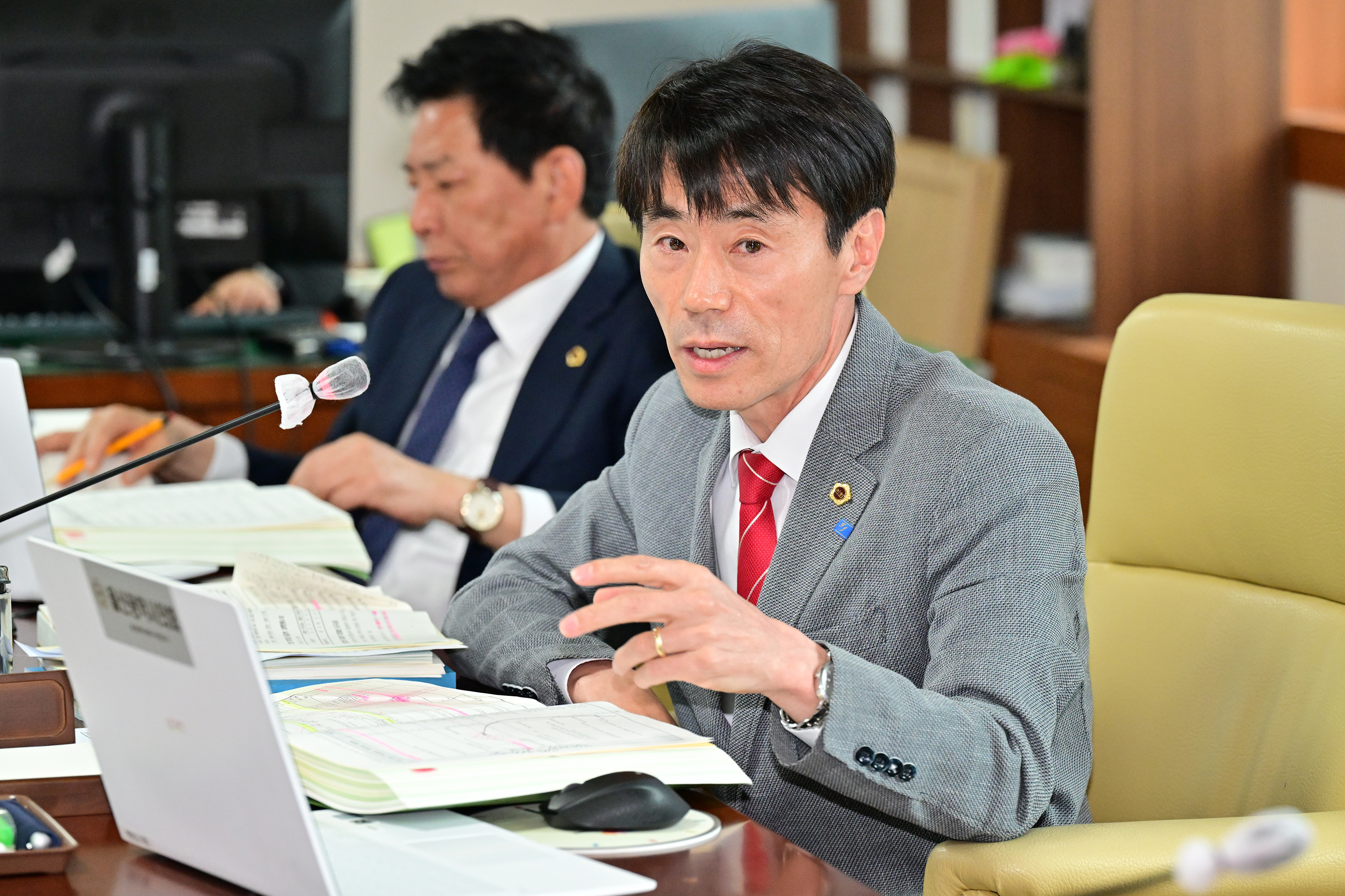 산업건설위원회, 경제국 소관 추가경정예산안 예비심사 및 각종안건 심사8