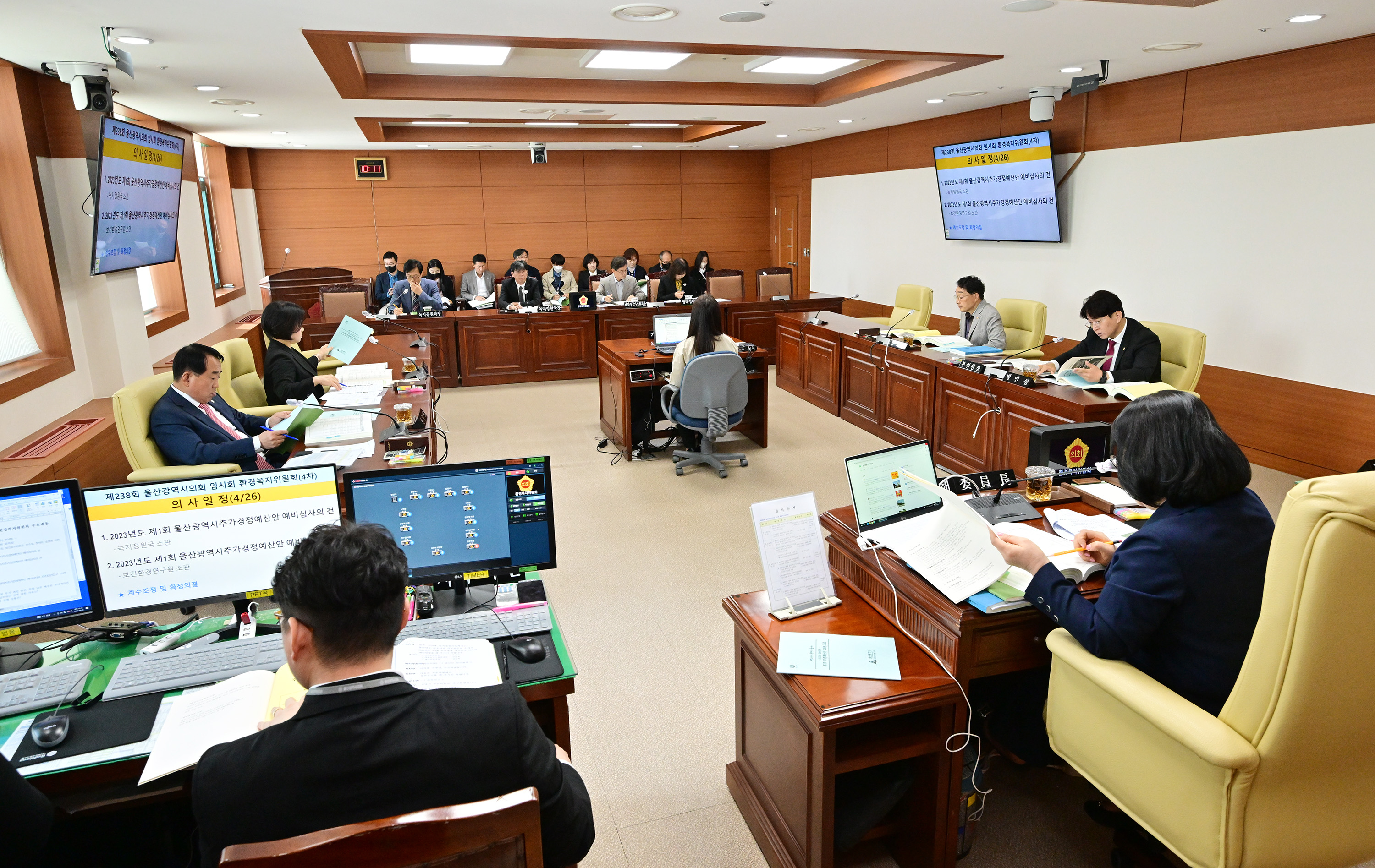 환경복지위원회, 녹지정원국·보건환경연구원 소관 추가경정예산안 심사1