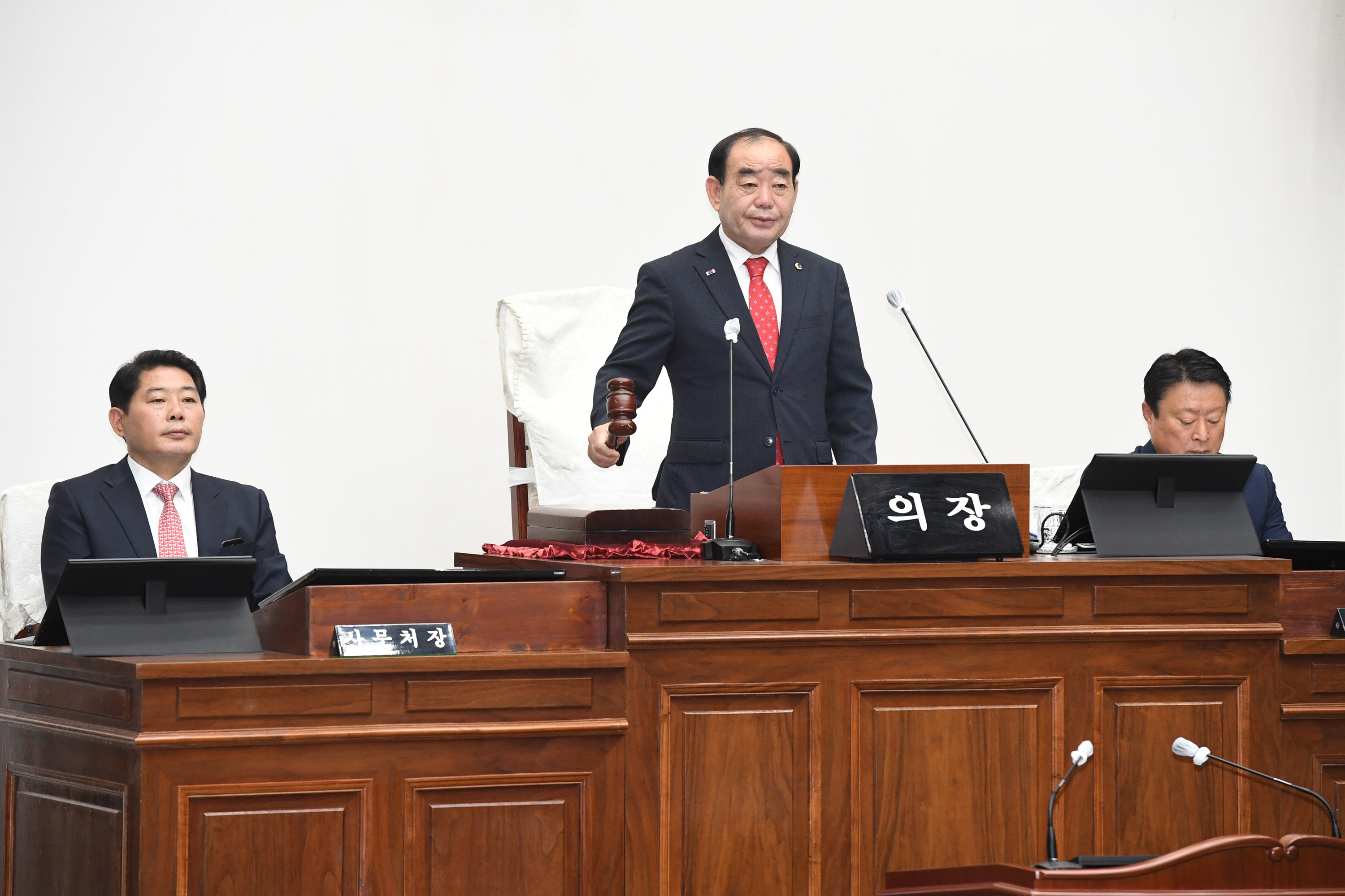 제239회 제1차 정례회 제1차 본회의6