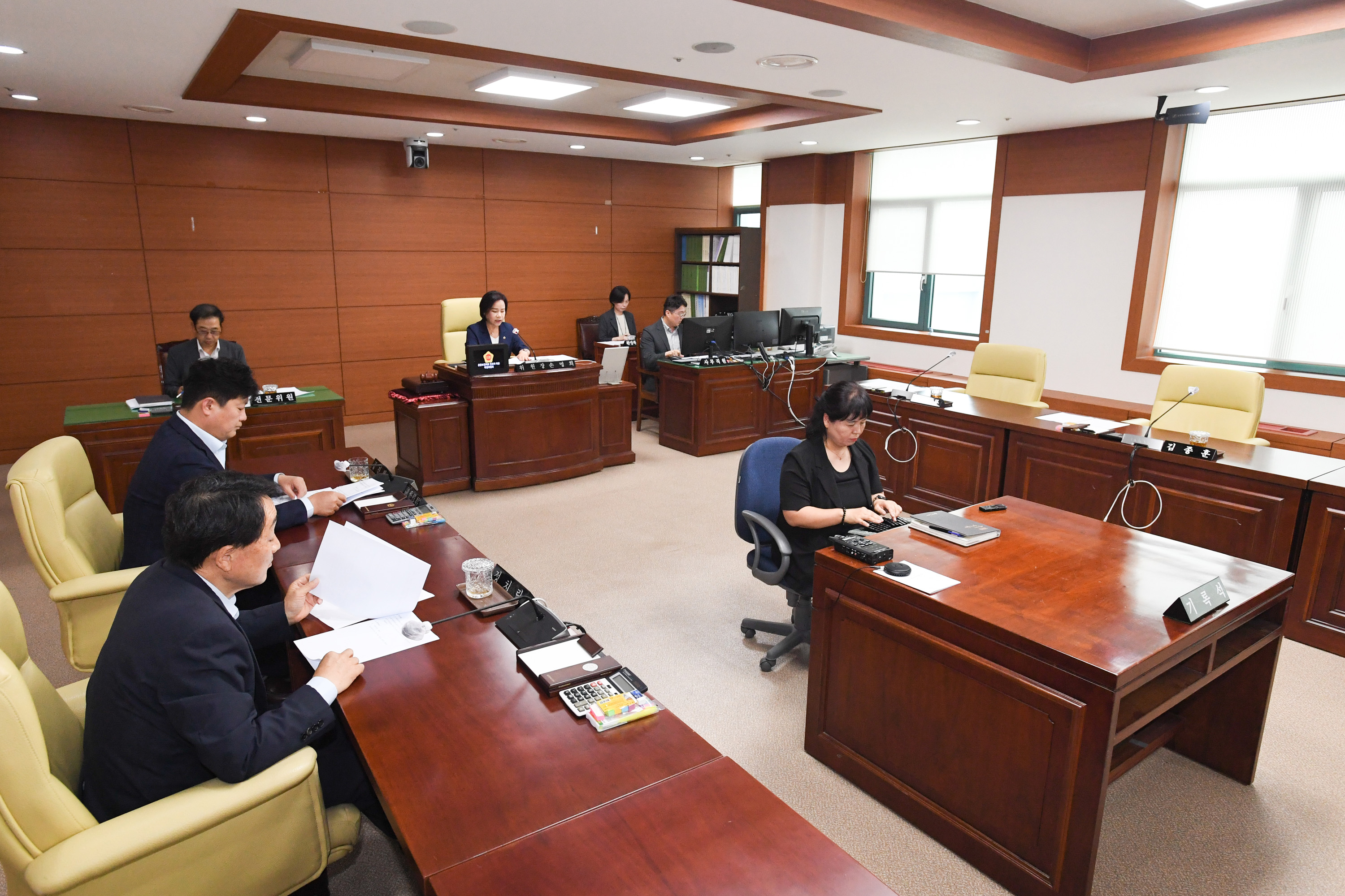 공공보건의료 인프라 확충 특별위원회1
