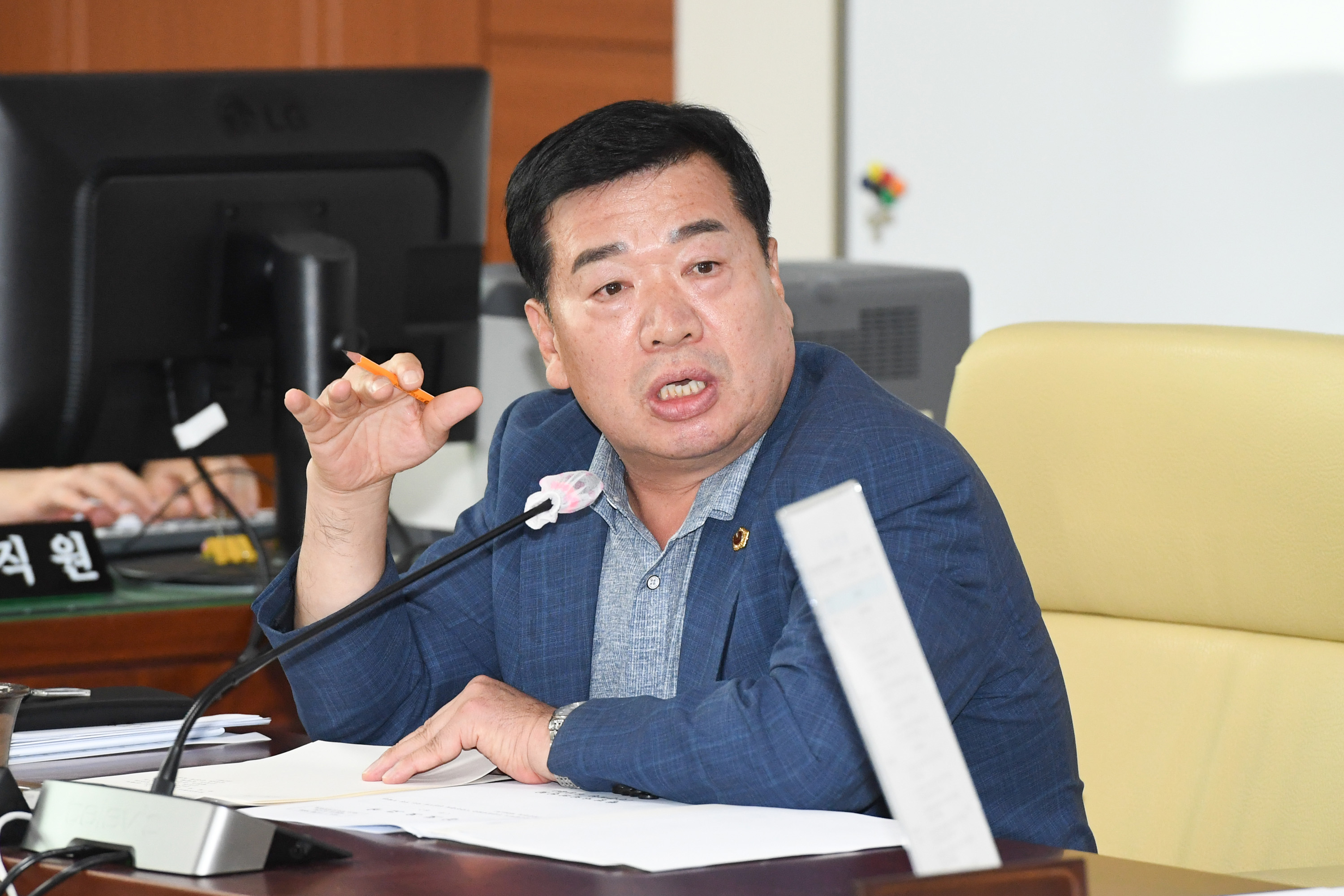 행정자치위원회, 울산광역시 안전취약계층 이용 건물의 안전시설 개선 지원 조례안 등 심사7