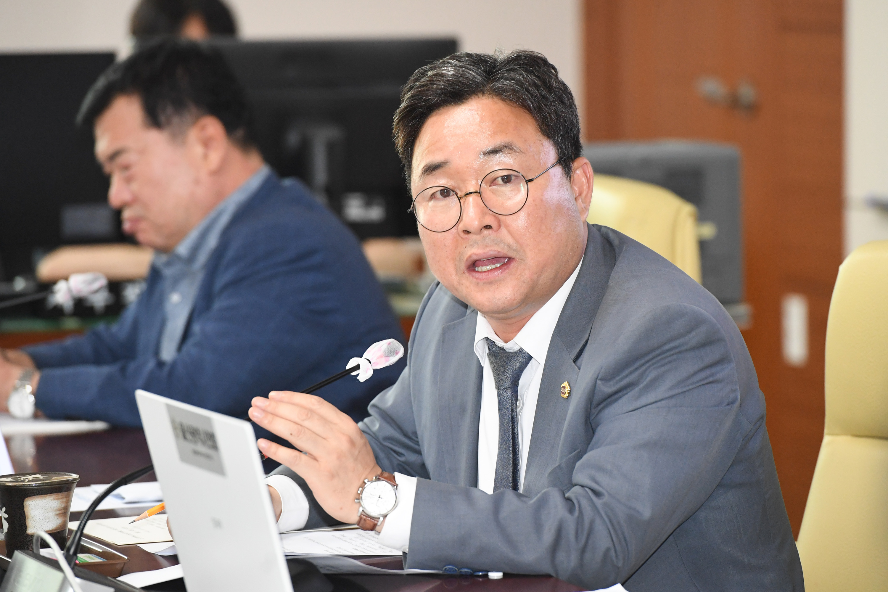 행정자치위원회, 울산광역시 안전취약계층 이용 건물의 안전시설 개선 지원 조례안 등 심사8