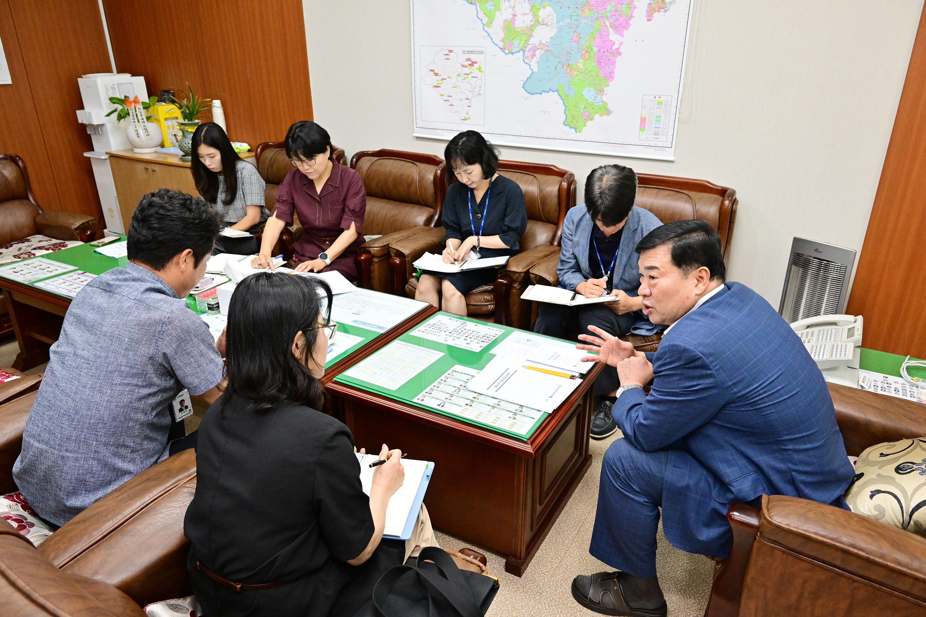 이장걸 예산결산특별위원장, 월평초 인근지역 작은도서관 건립 추진 관련 간담회4