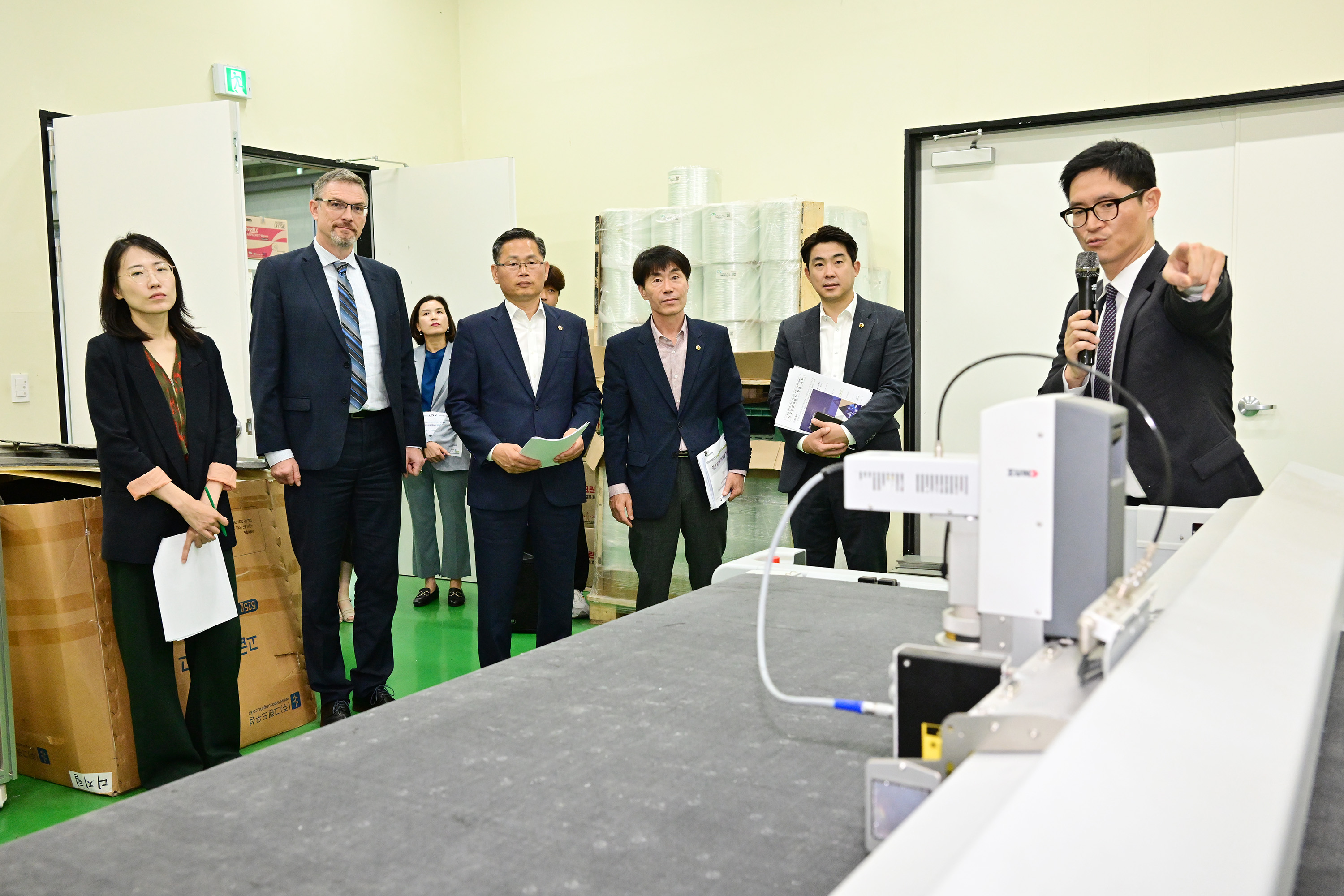 산업건설위원회, 독일 프라운호퍼 화학기술(ICT)연구소 원장과 환담회 6