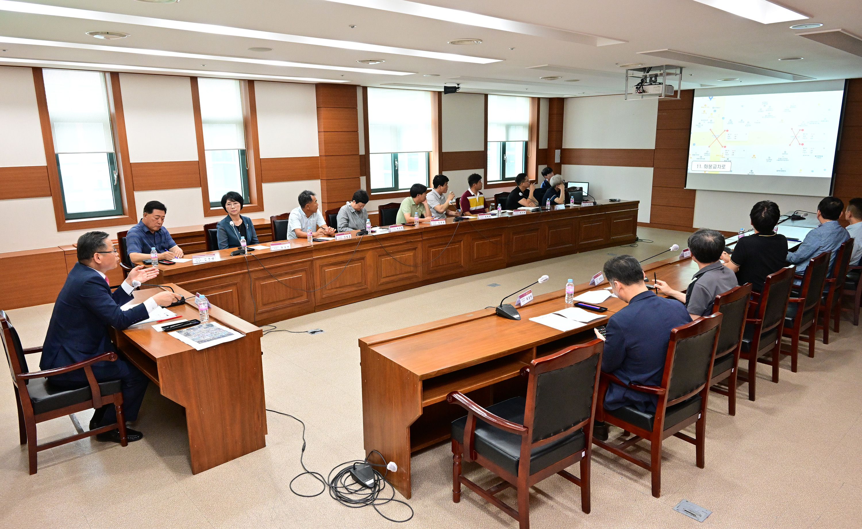 문석주 산업건설위원장, 학교 앞 교차로 보행안전 개선 간담회8