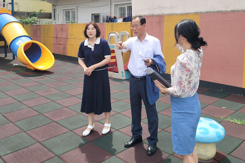 강대길 부의장, 직장어린이집 이전 부지를 검토하기 위한 현장방문1