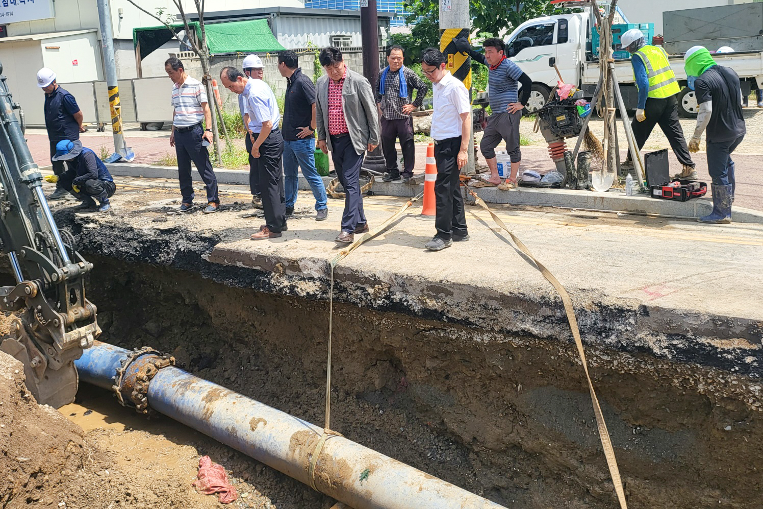 공진혁 행정자치부위원장, 상수도관 파손현장 방문2