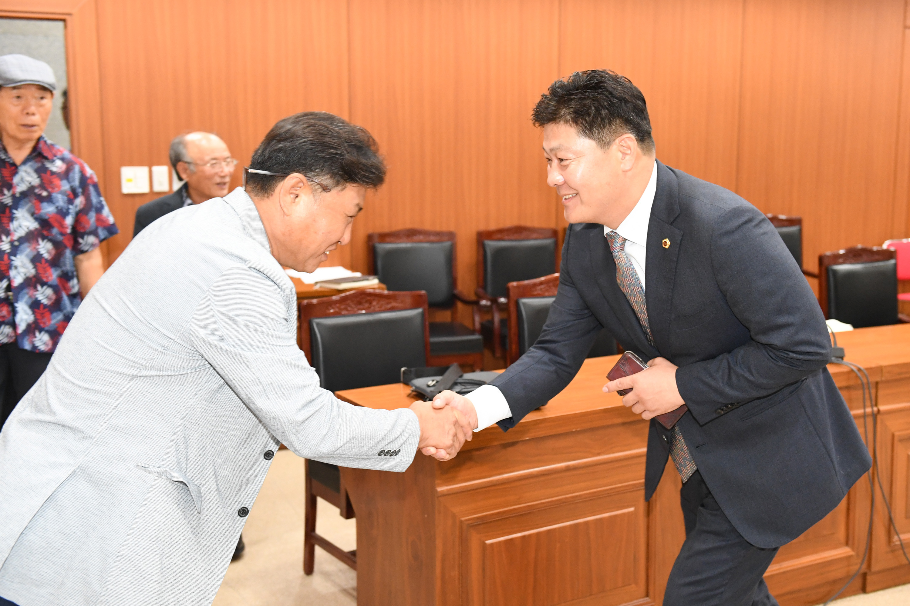 공진혁 행정자치부위원장, 울산 옹기 및 기와산업 육성을 위한 전문가 간담회10