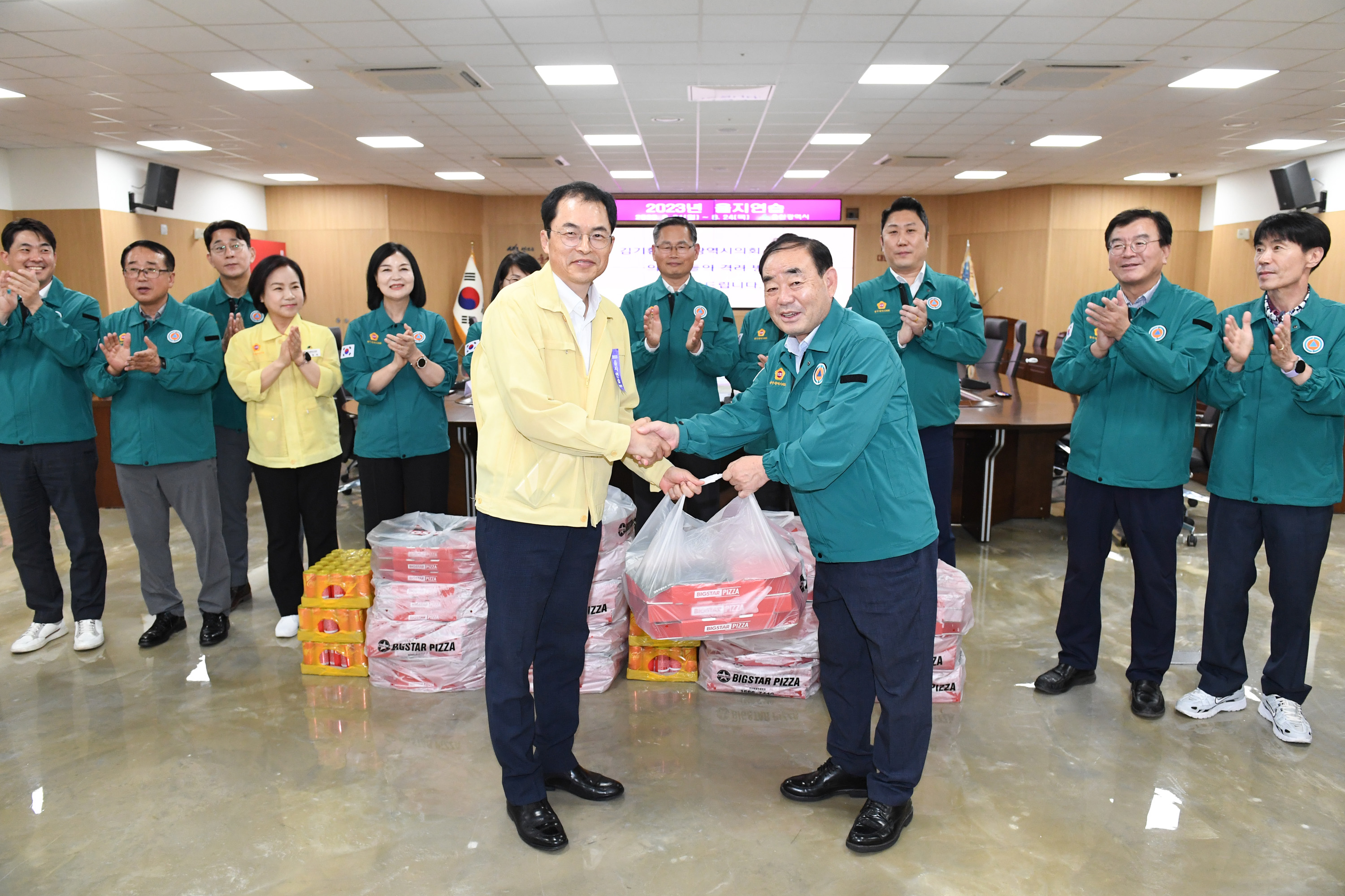 울산광역시의회(의장 김기환) 2023년 을지연습 훈련 참가자 격려 방문1
