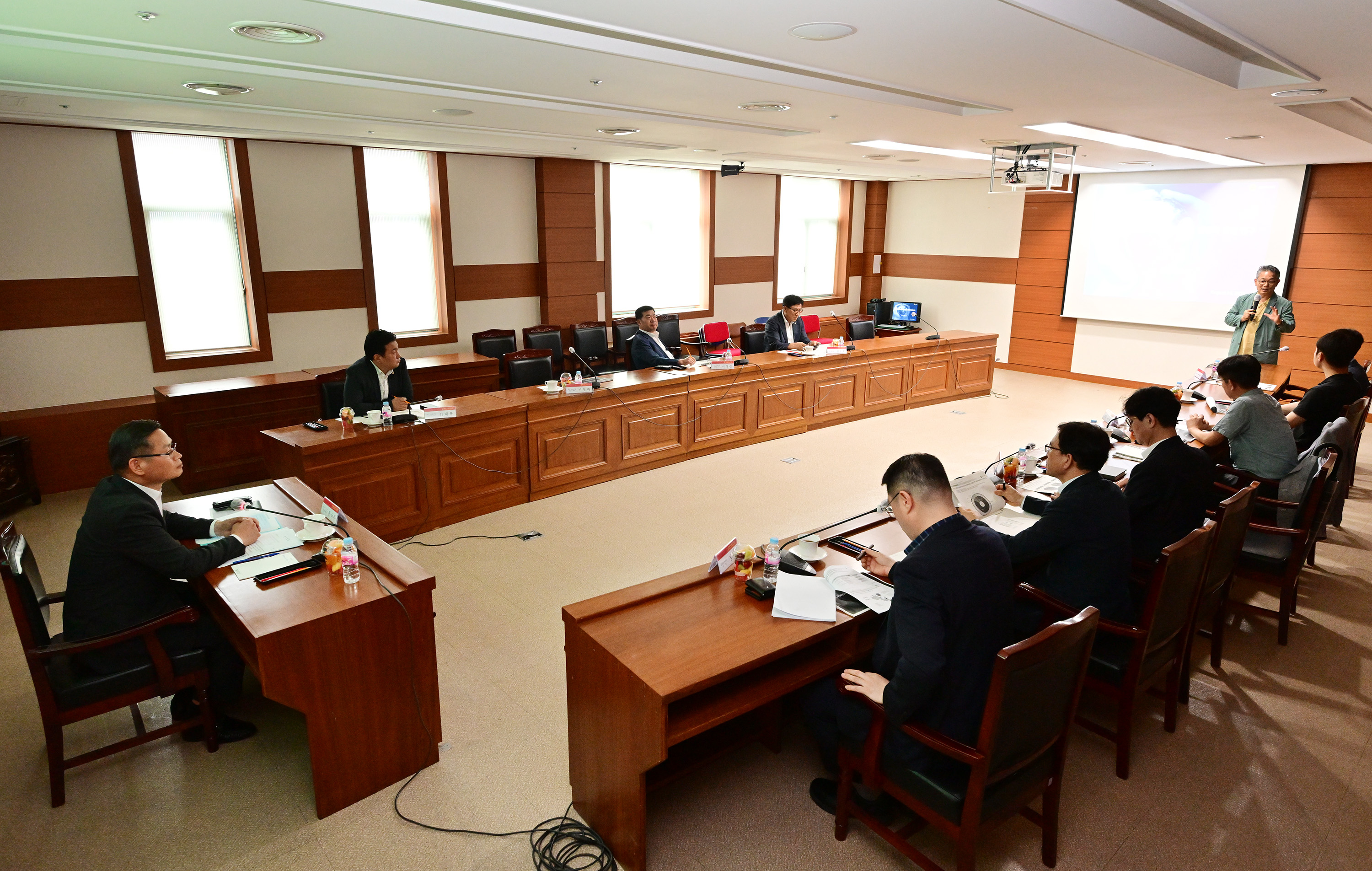 울산 미래산업 연구회, 정책연구용역 중간보고회 9