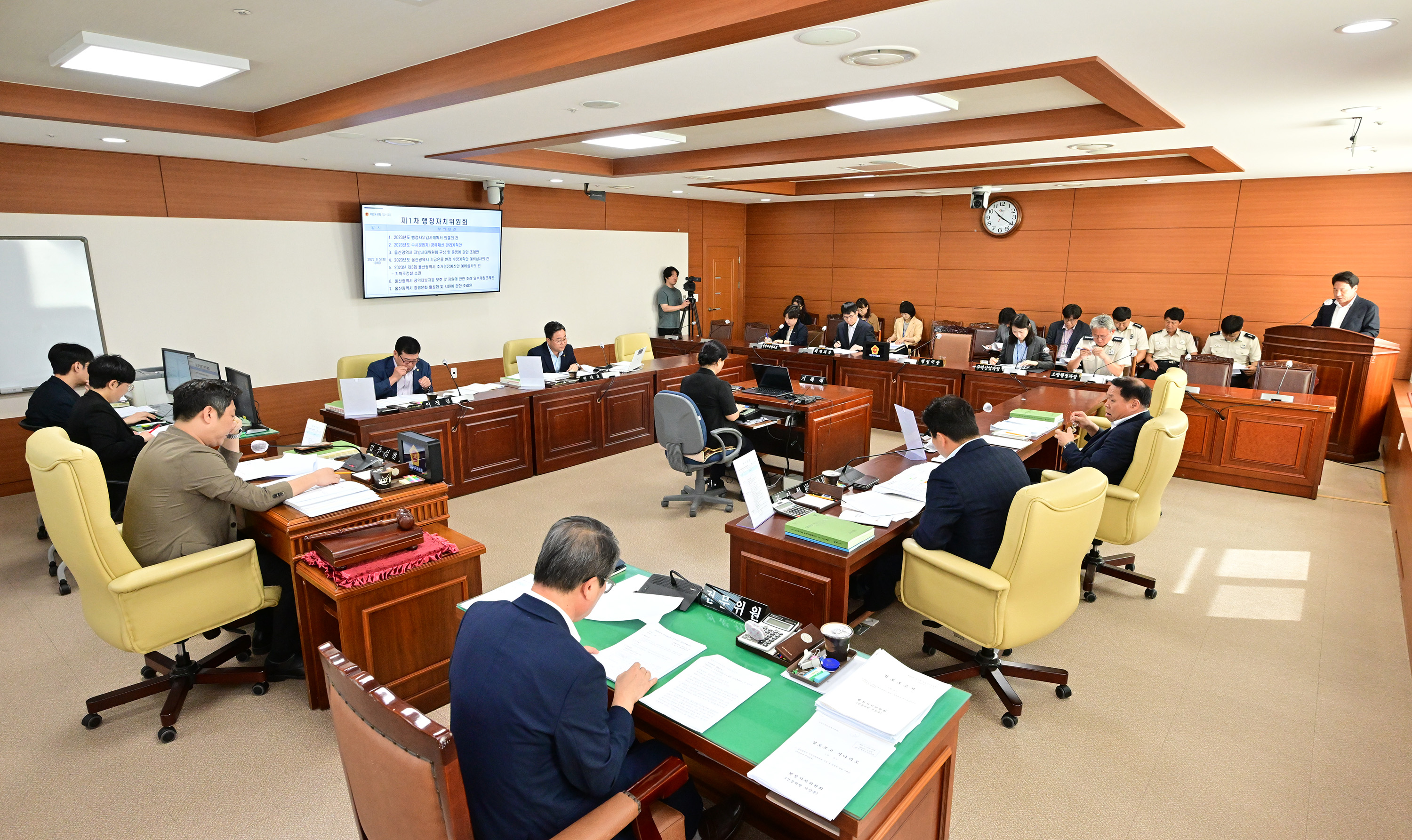 행정자치위원회, 기획조정실 소관 추가경정예산안 심사 및 각종 안건 심사2