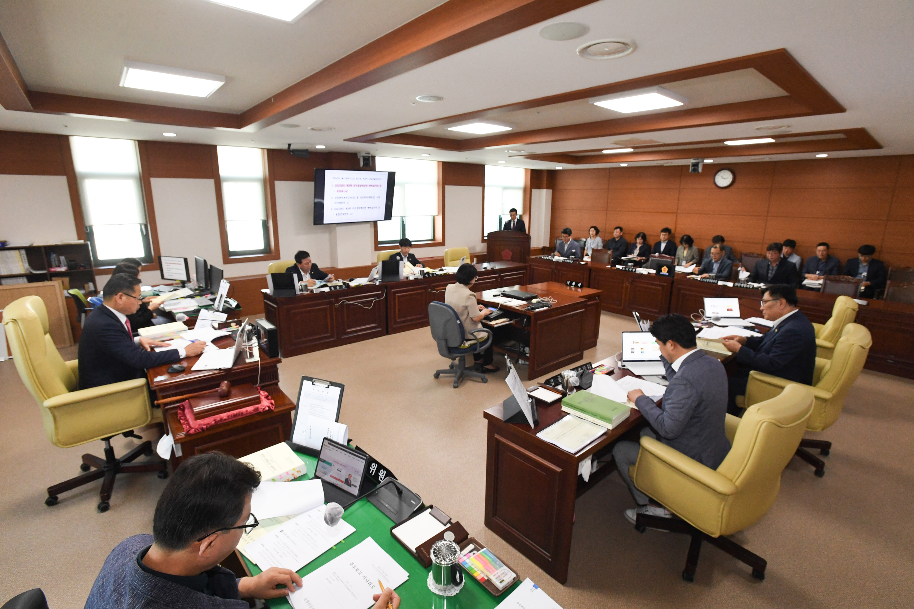 산업건설위원회, 도시국 소관 2023년도 제3회 울산광역시 추가경정예산안 예비심사의 건 등 심사2