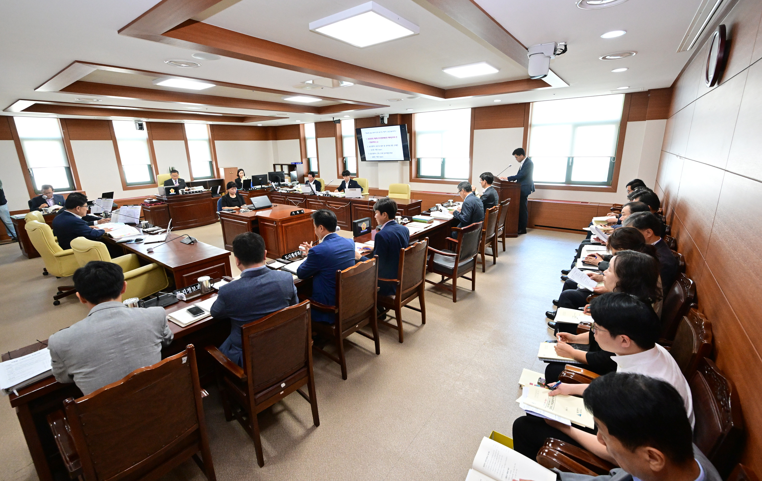 산업건설위원회, 건설주택국 소관 추가경정예산안 심사 및 각종 안건 심사8