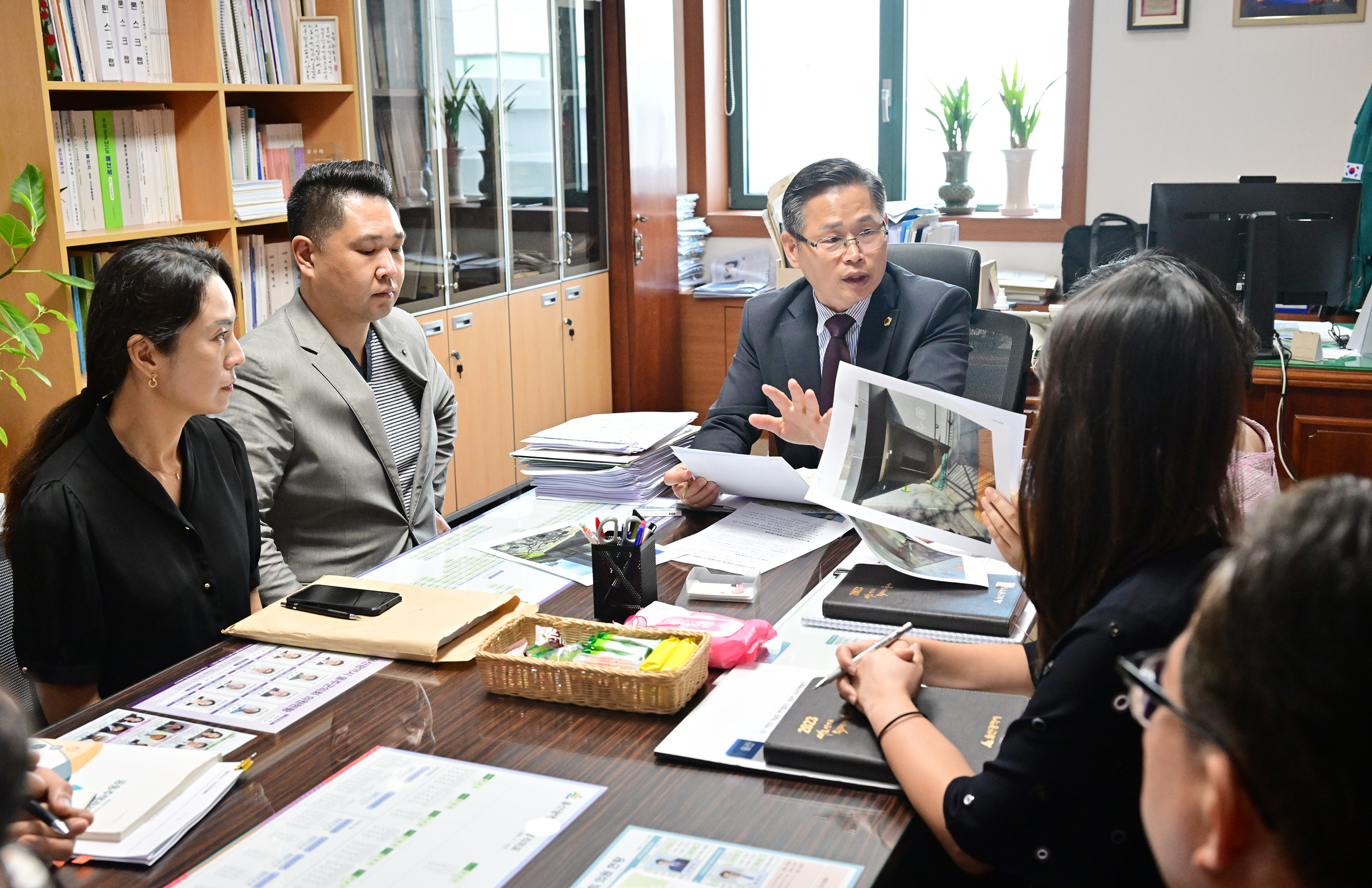 문석주 산업건설위원장, 아파트 단지 내 공공보행통로 개선 간담회1