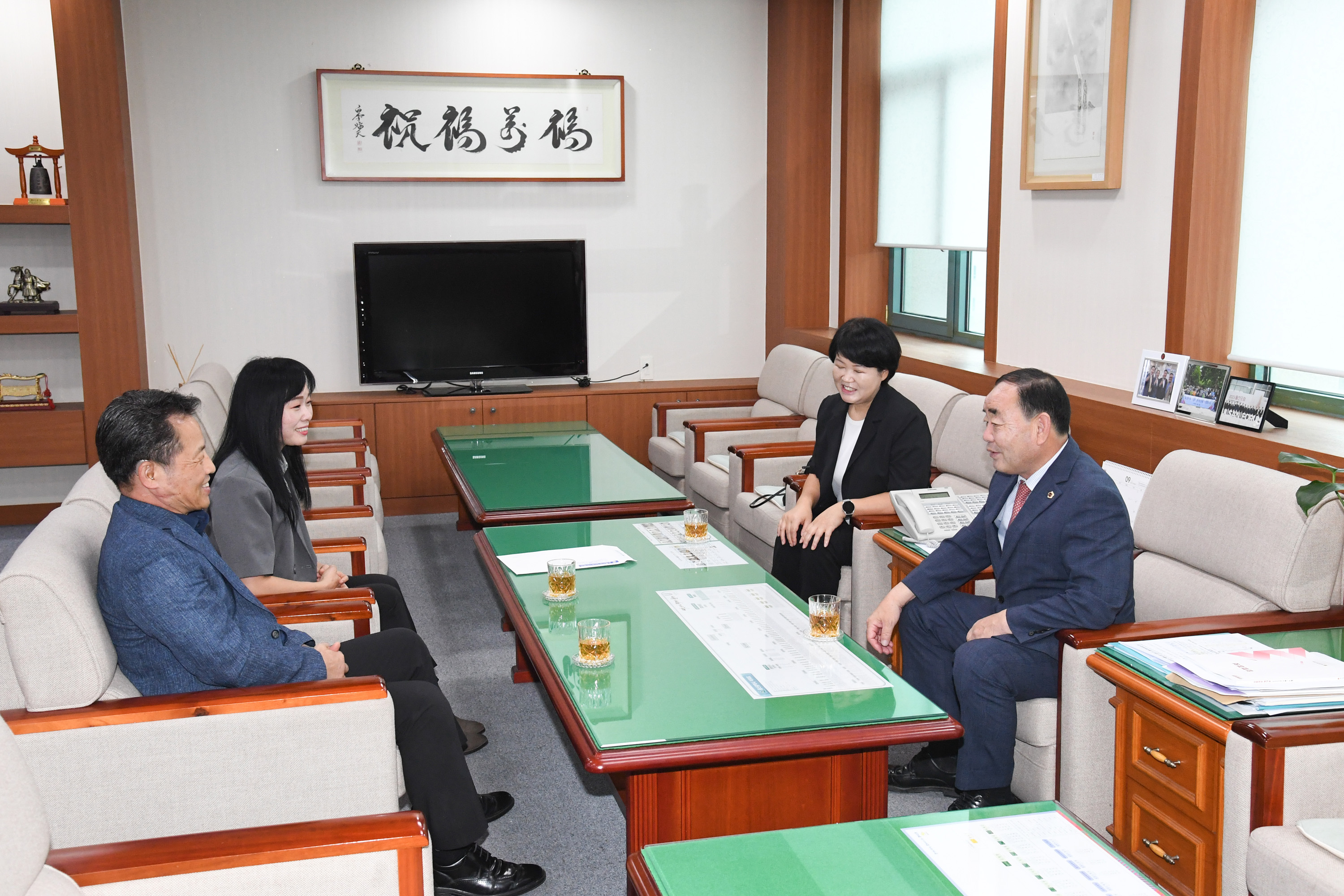 김기환 의장, 이영호 울산광역시농아인협회장 환담2