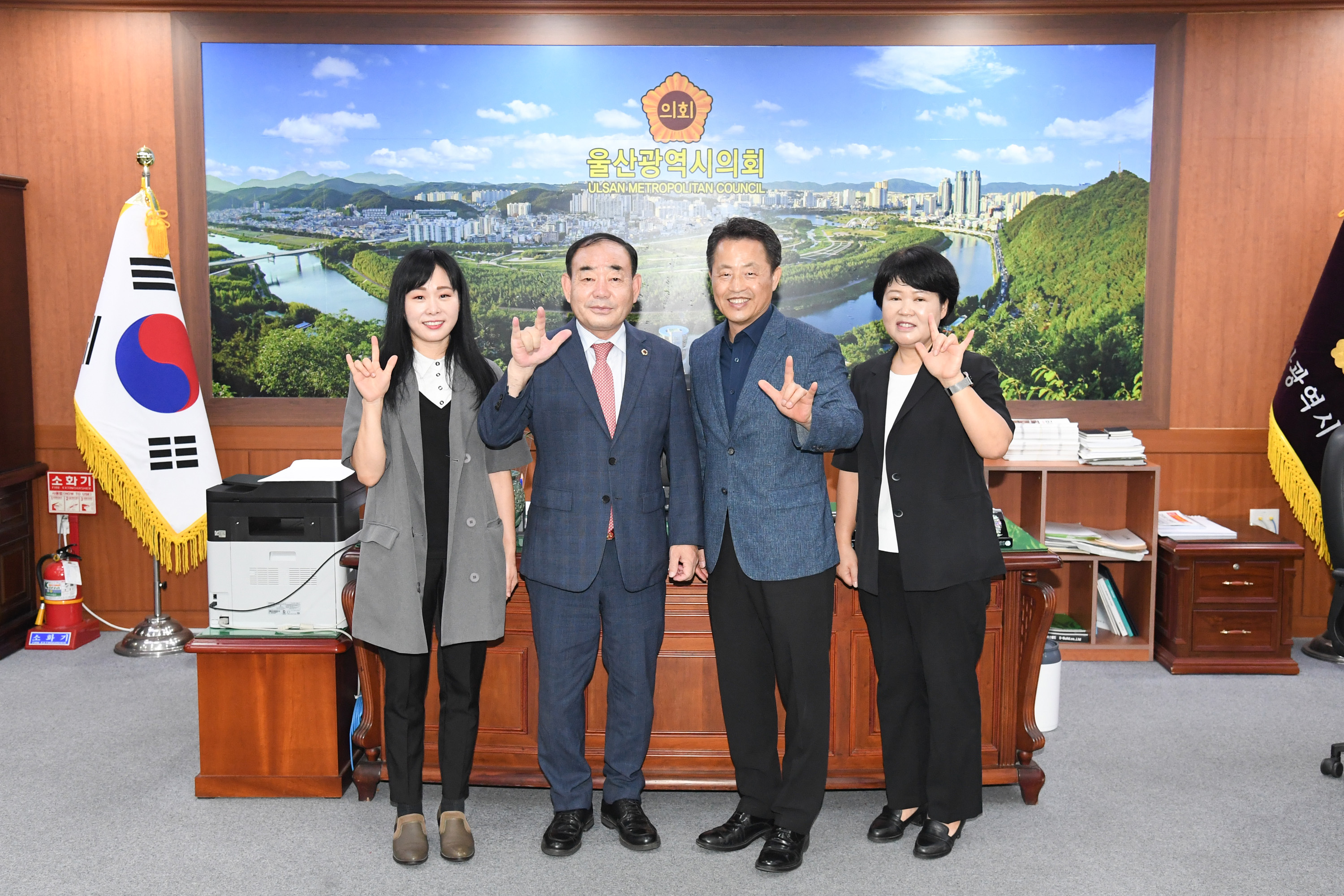 김기환 의장, 이영호 울산광역시농아인협회장 환담3