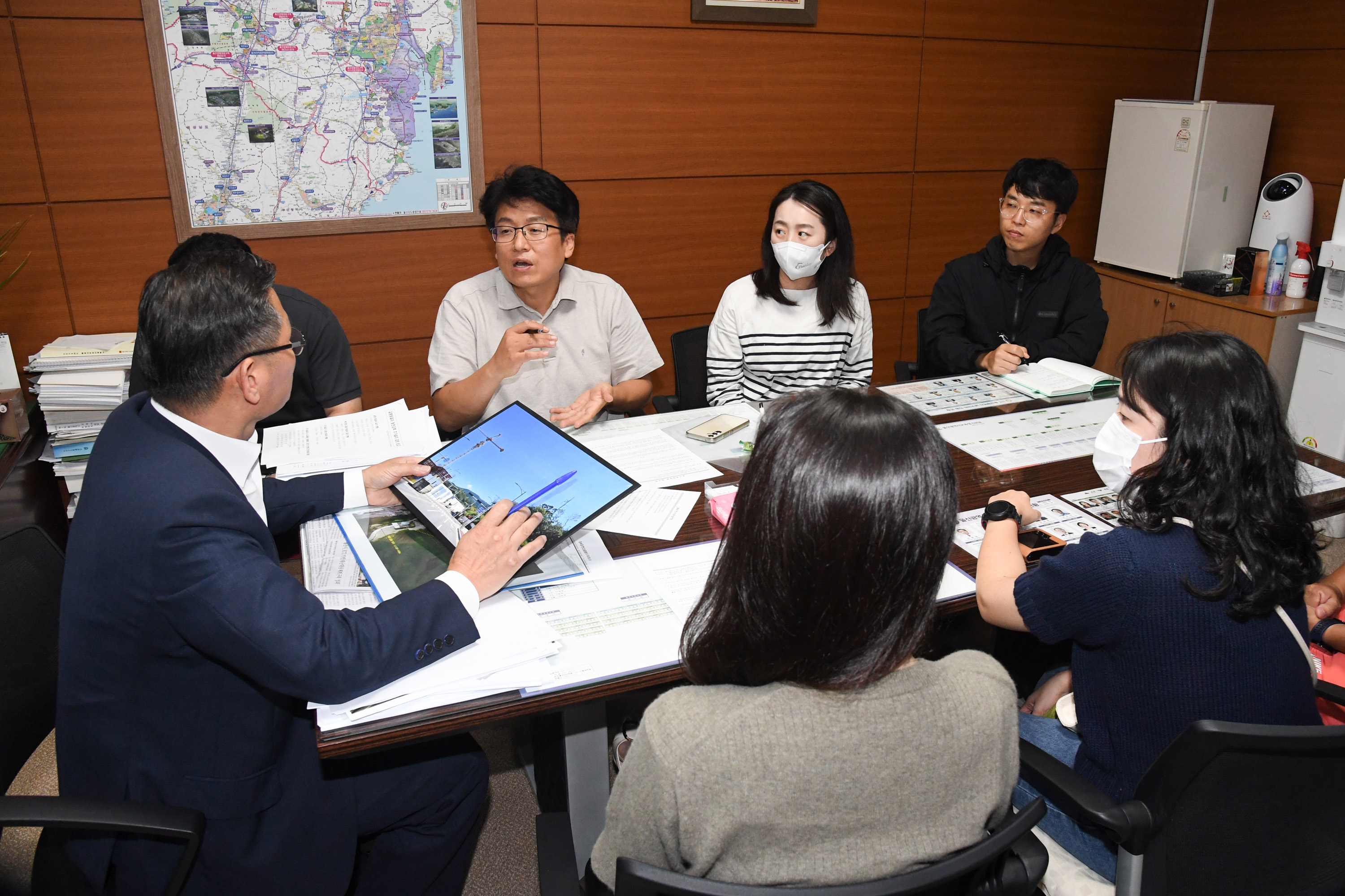 문석주 산업건설위원장, 율동 한신더휴 아파트 입주비상대책위원회와 입주 및 송전탑 이전 현황 관련 간담회2