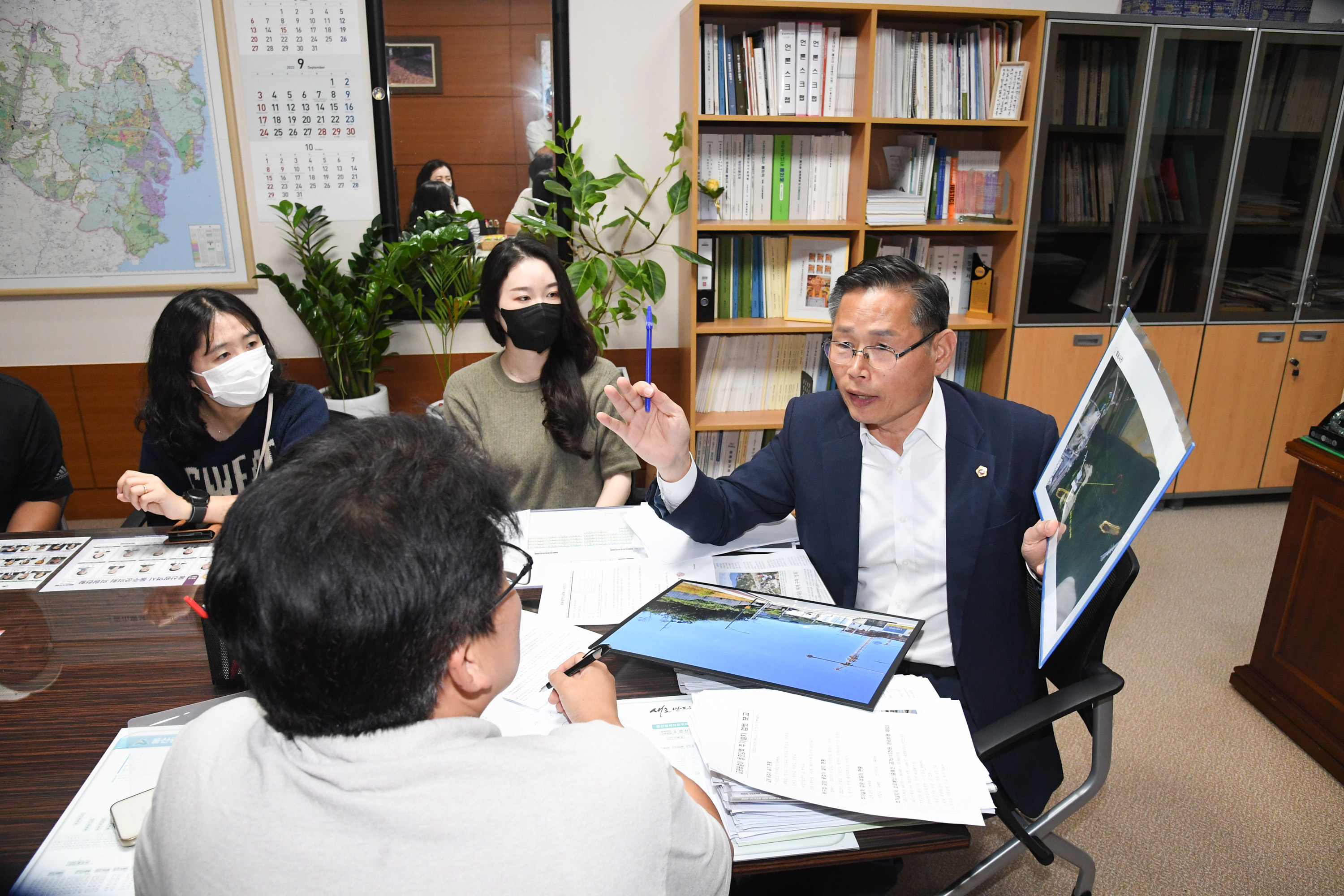 문석주 산업건설위원장, 율동 한신더휴 아파트 입주비상대책위원회와 입주 및 송전탑 이전 현황 관련 간담회3