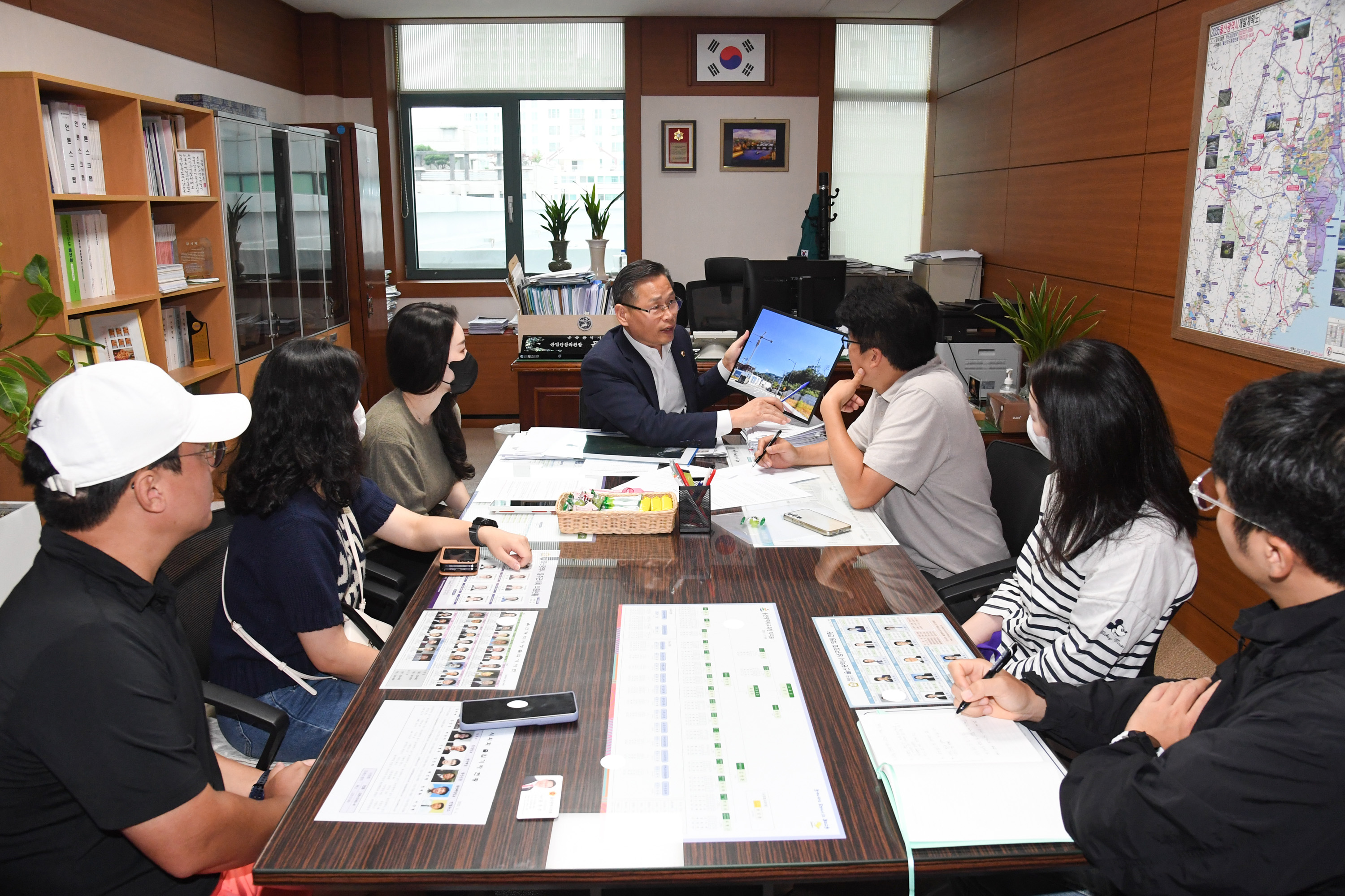 문석주 산업건설위원장, 율동 한신더휴 아파트 입주비상대책위원회와 입주 및 송전탑 이전 현황 관련 간담회6