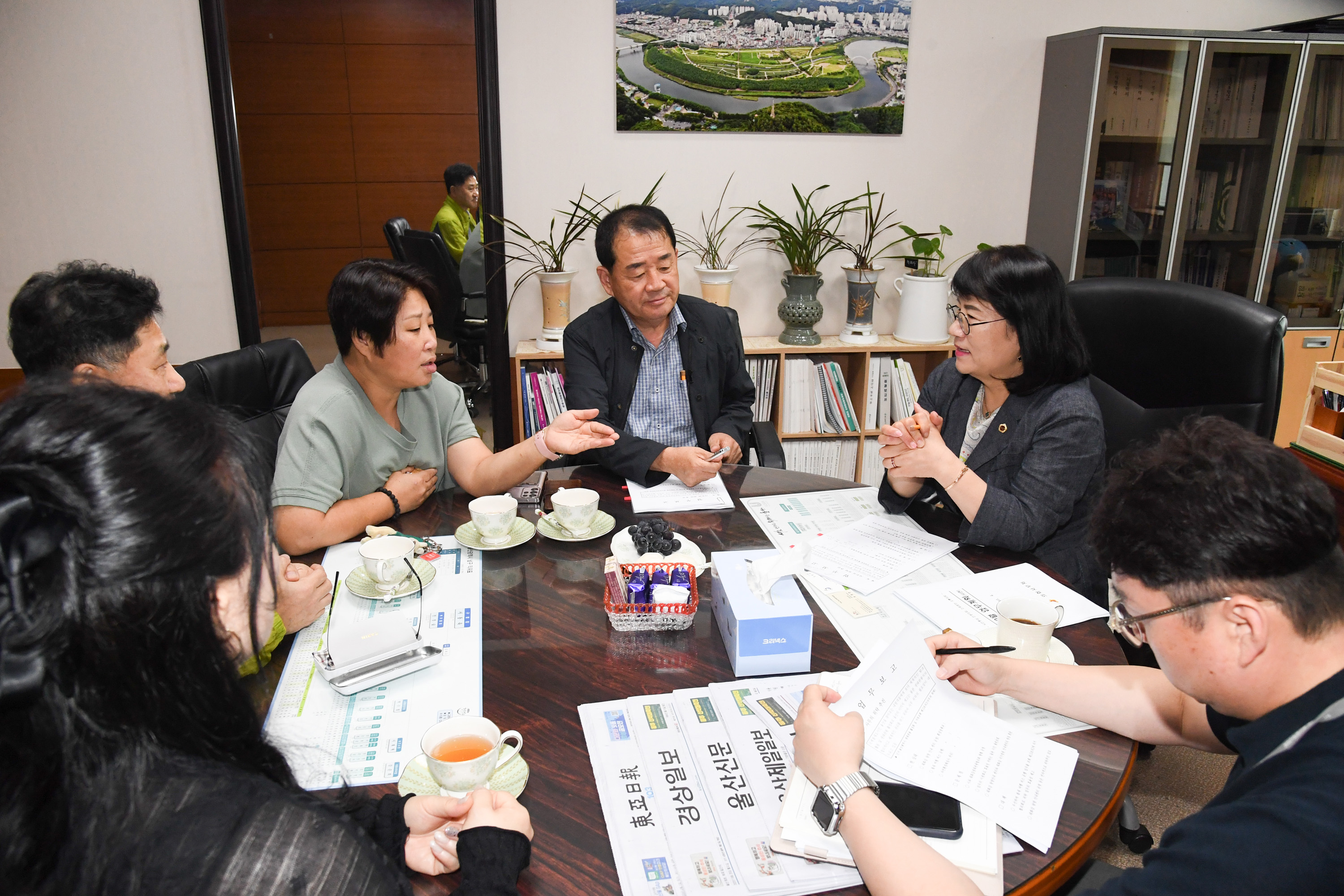 이영해 환경복지위원장,(사)태화강생태관광협의회 관계자와 함께 태화강 생태관광 활성화 관련하여 현안사항을 논의3