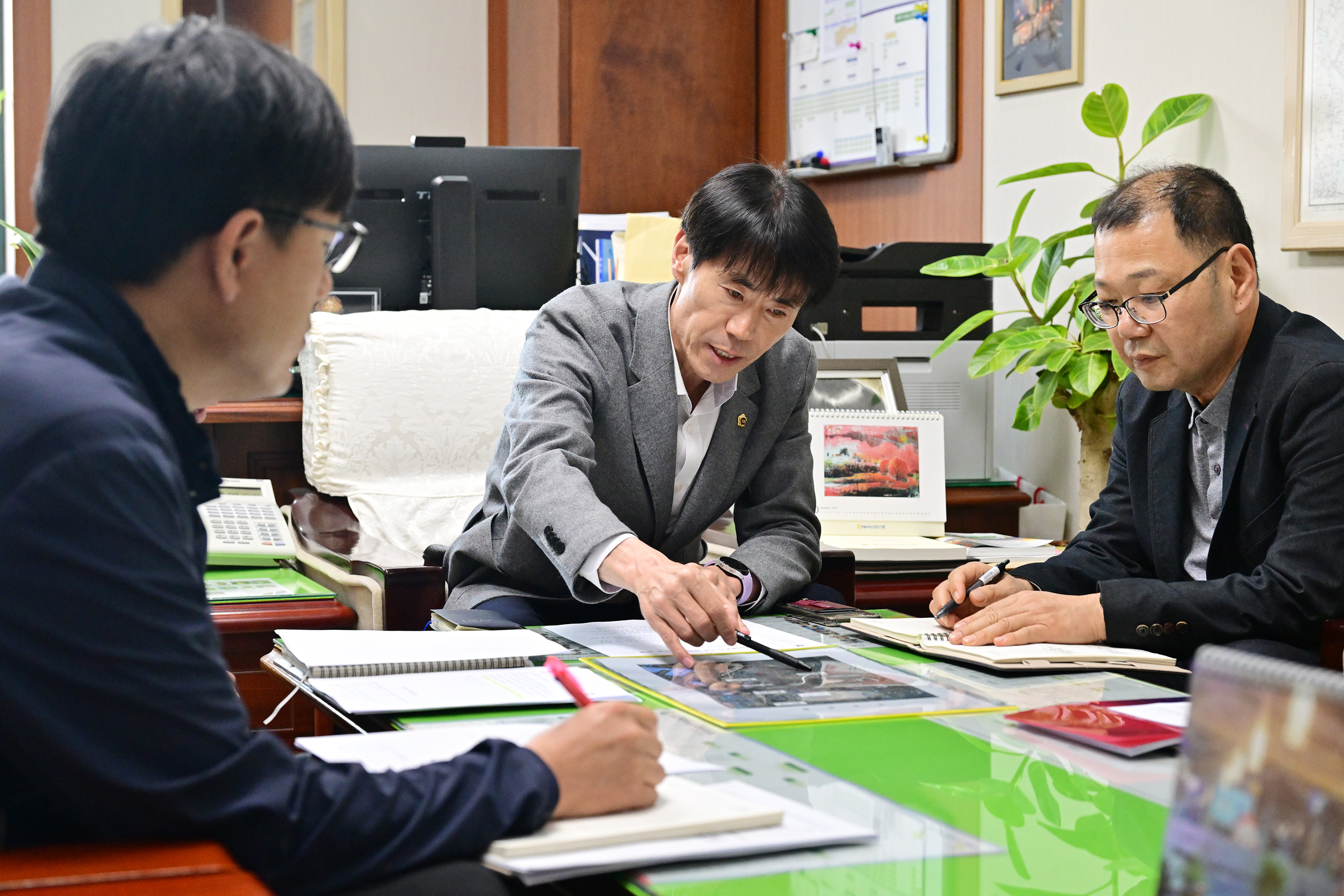 백현조 의원, 북구 진장·명촌지구 내 노후 기반시설(도로)정비 개선방안 업무협의3