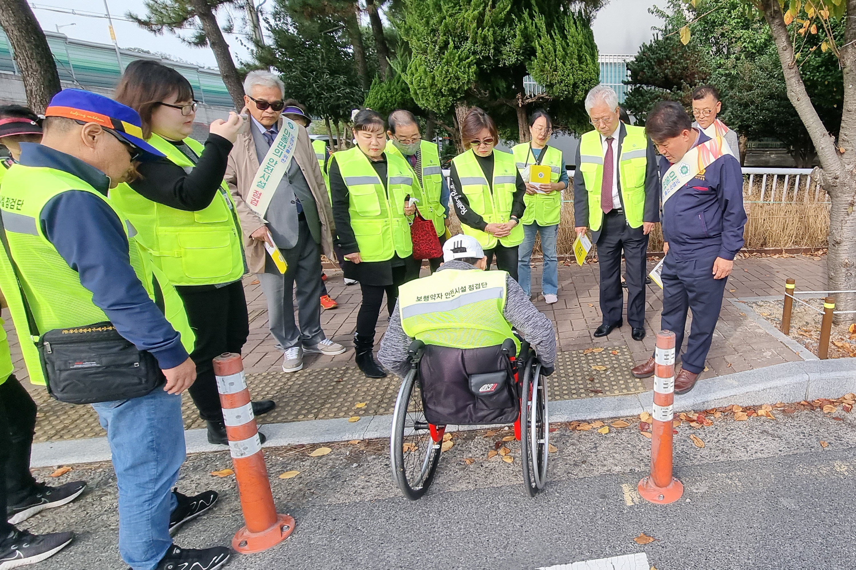 이성룡 부의장, 보행약자를 위한 이동편의 안전시설 현장점검1