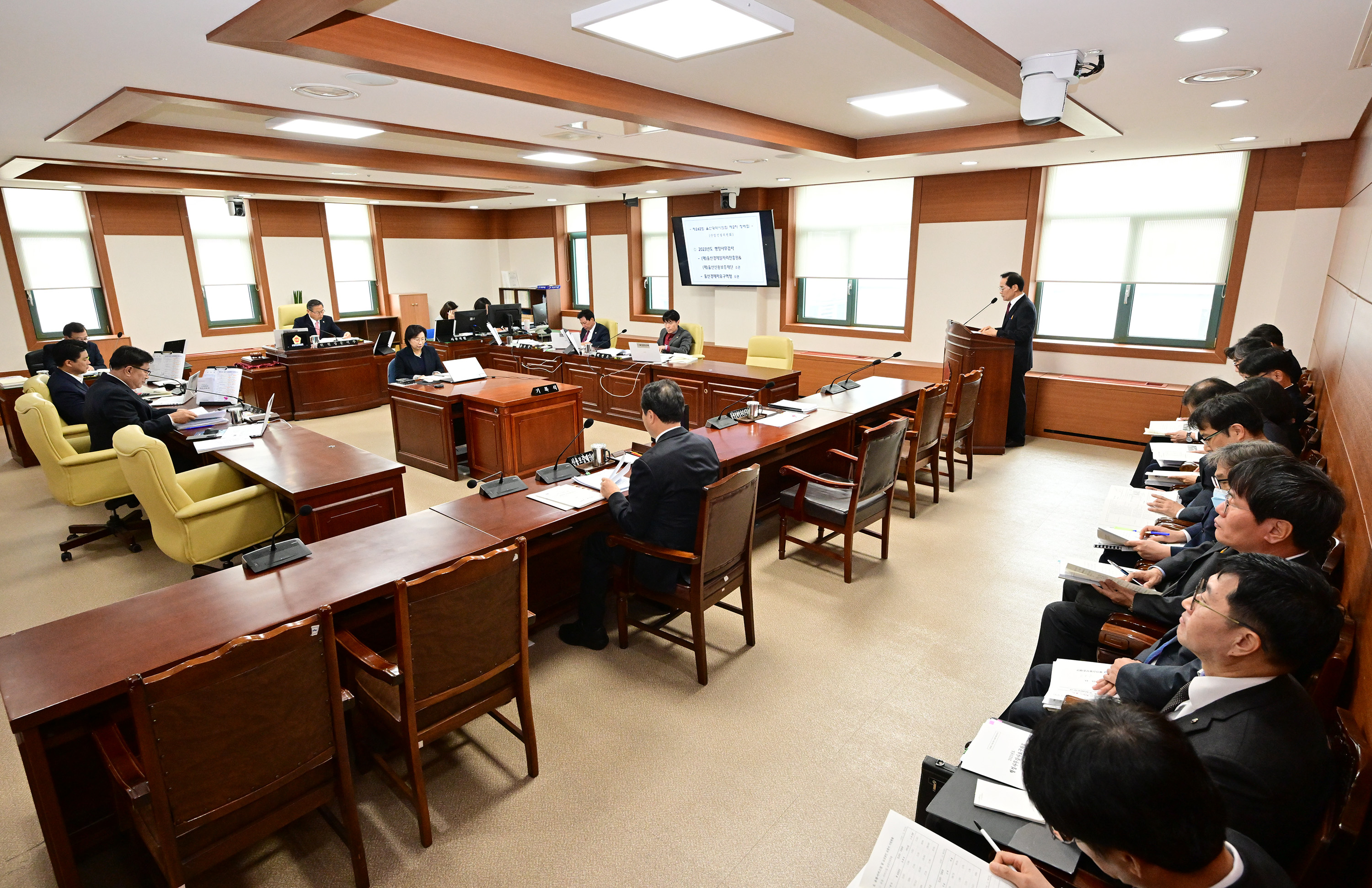 산업건설위원회, 울산경제일자리진흥원·울산신용보증재단·울산경제자유구역청 소관 2023년도 행정사무감사3