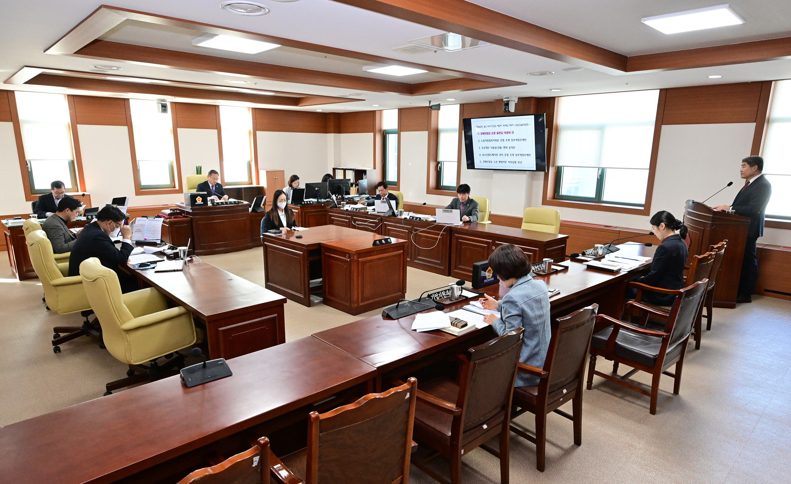 산업건설위원회, 2024년도 경제산업실 소관 출연금 등 조례안 심사3
