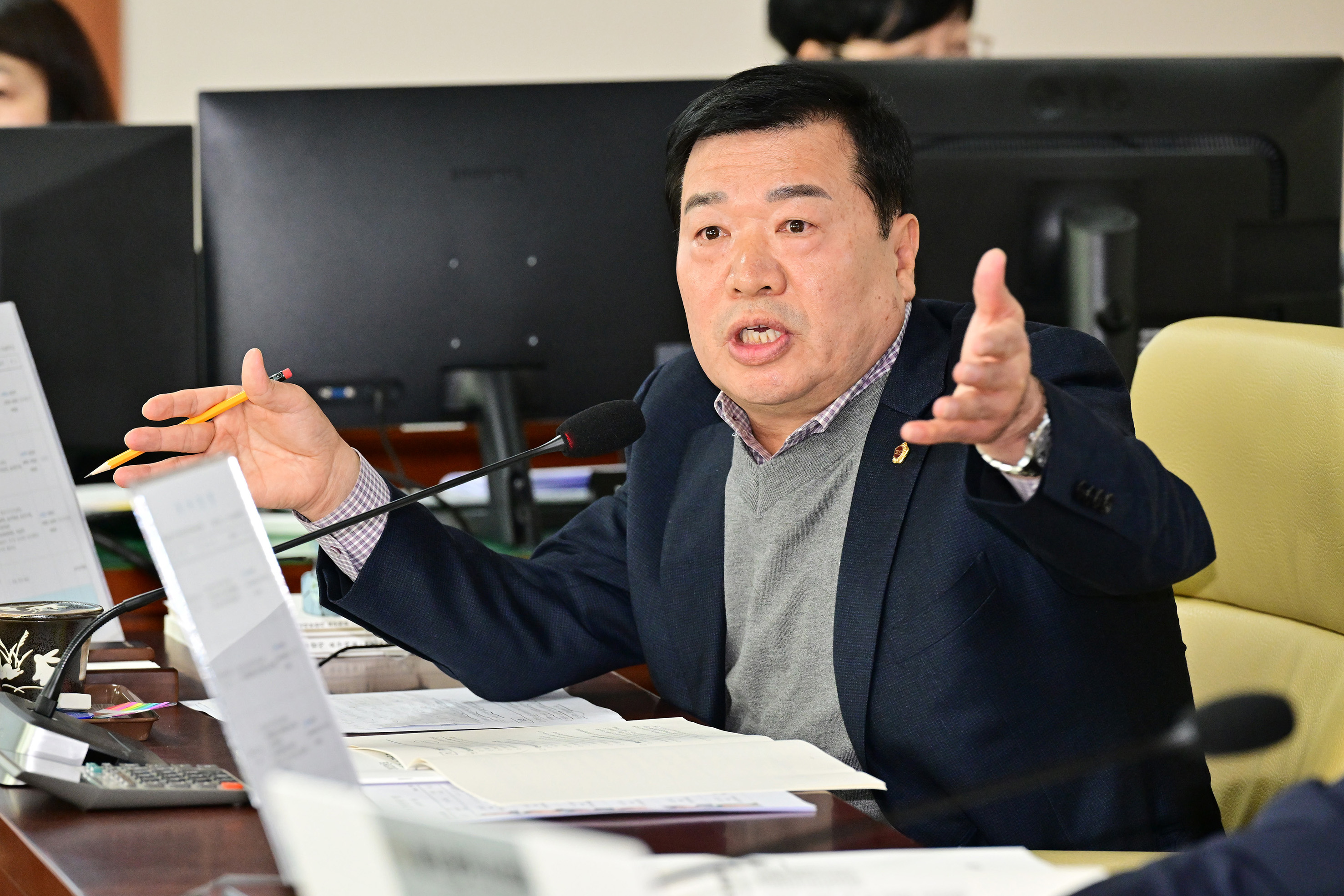 행정자치위원회, 기획조정실 소관 출연금 의결의 건 등 심사2