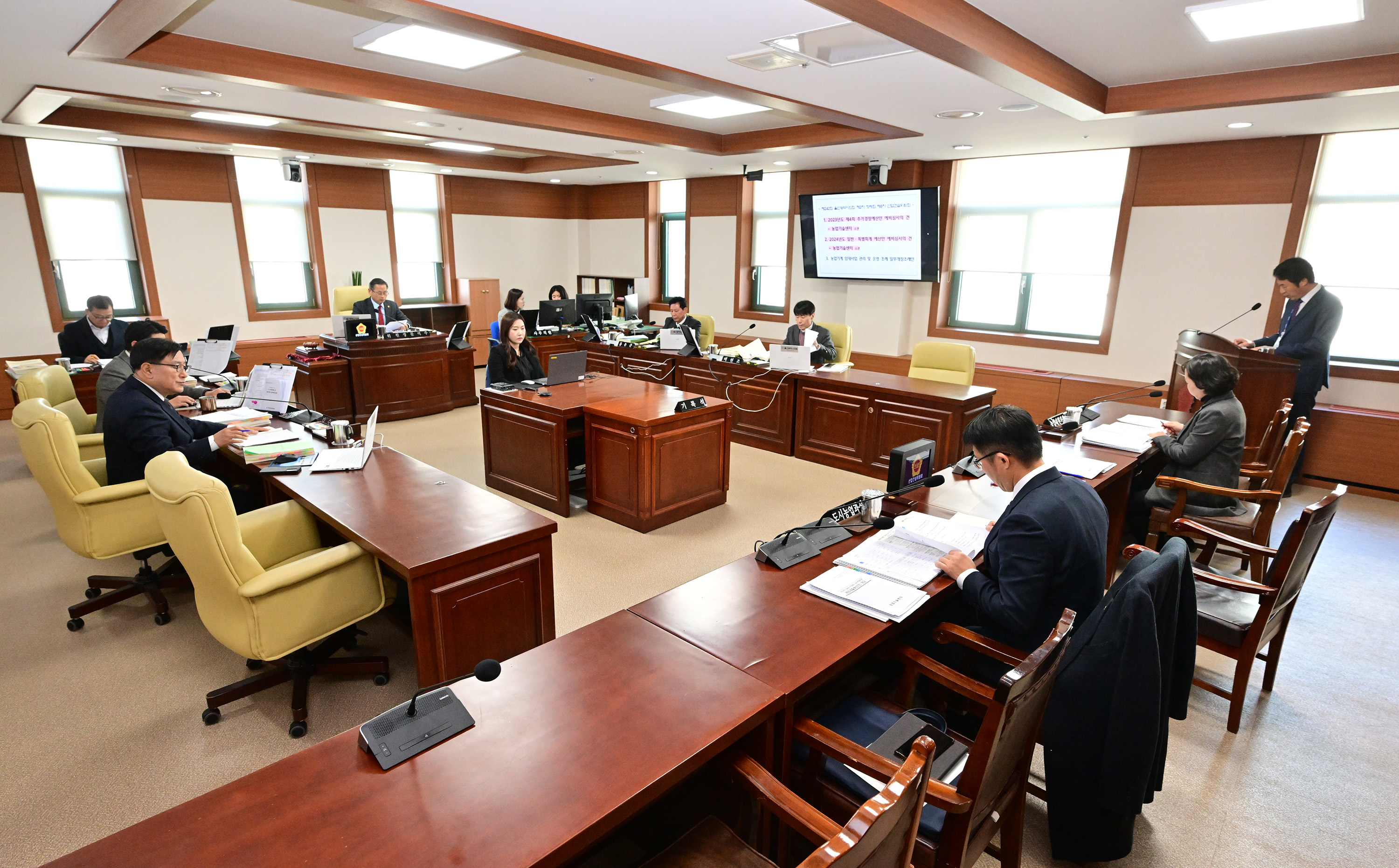 산업건설위원회, 농업기술센터·종합건설본부 소관 2024년도 예산안 등 심사4